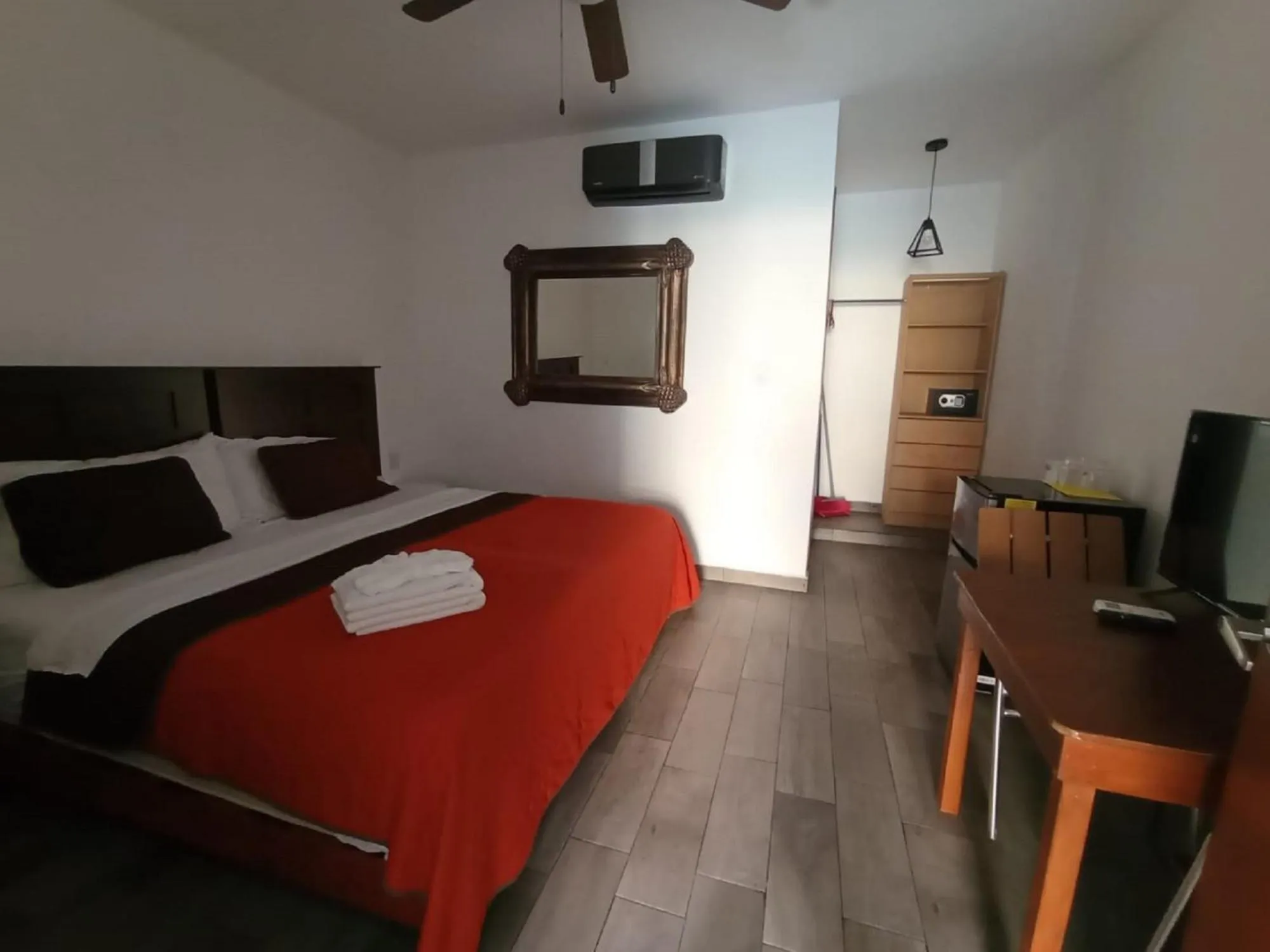 Bed in Suites Fenicia