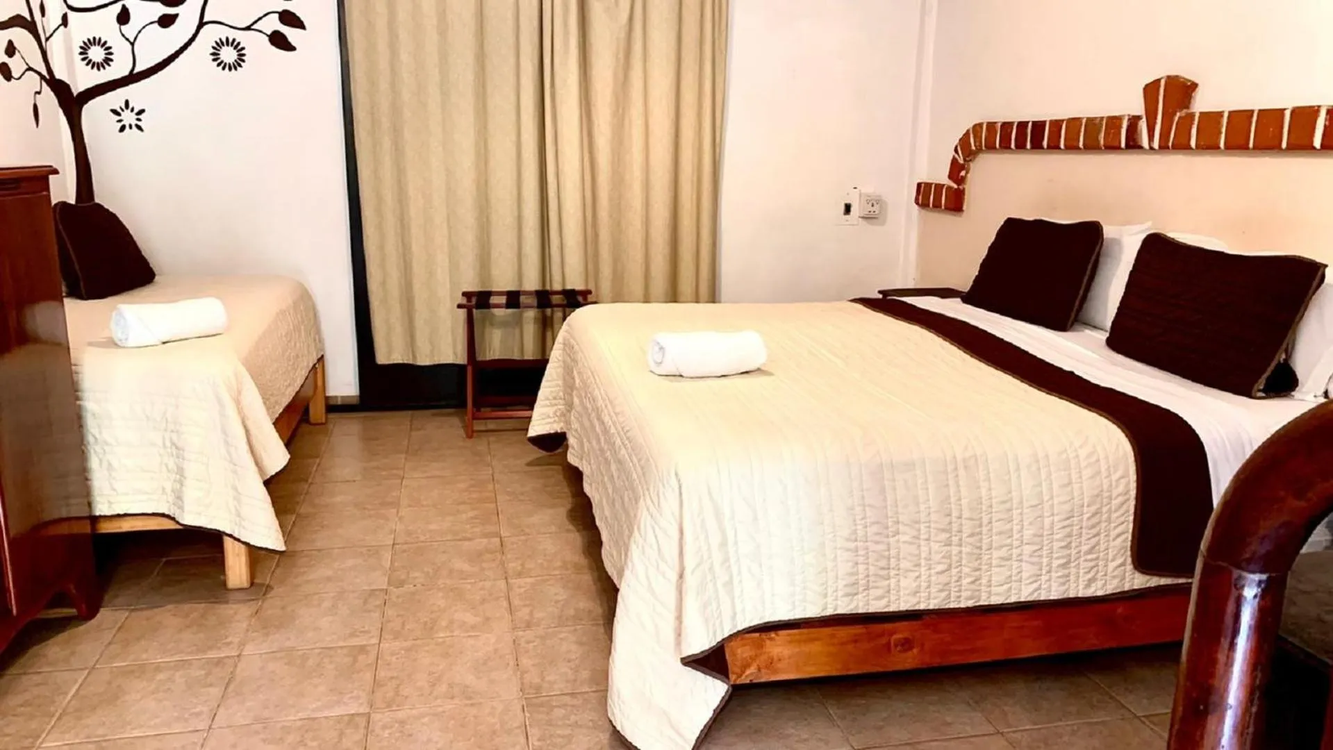 Bed in Suites Fenicia