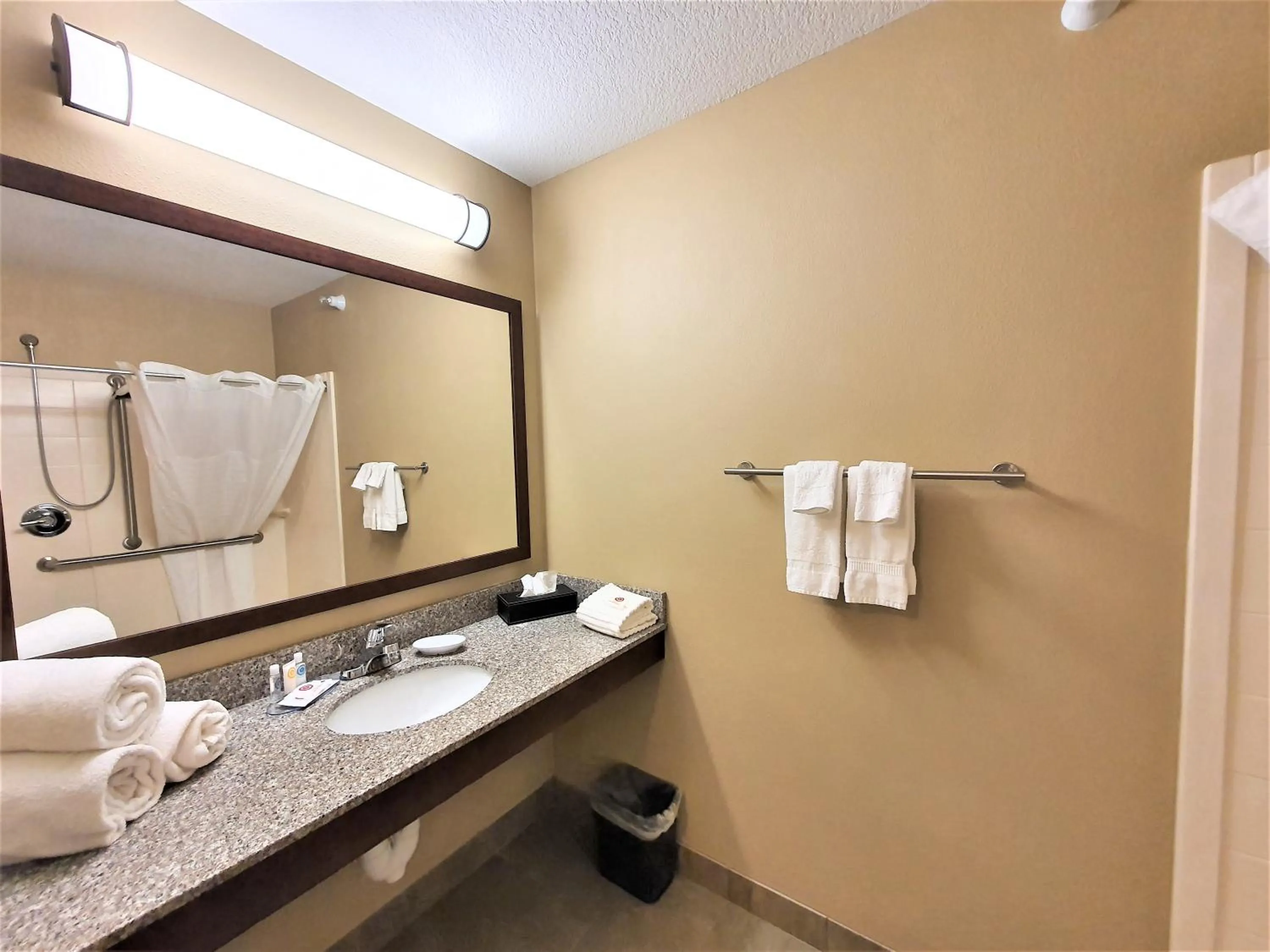 AmeriVu Inn and Suites - Chisago City