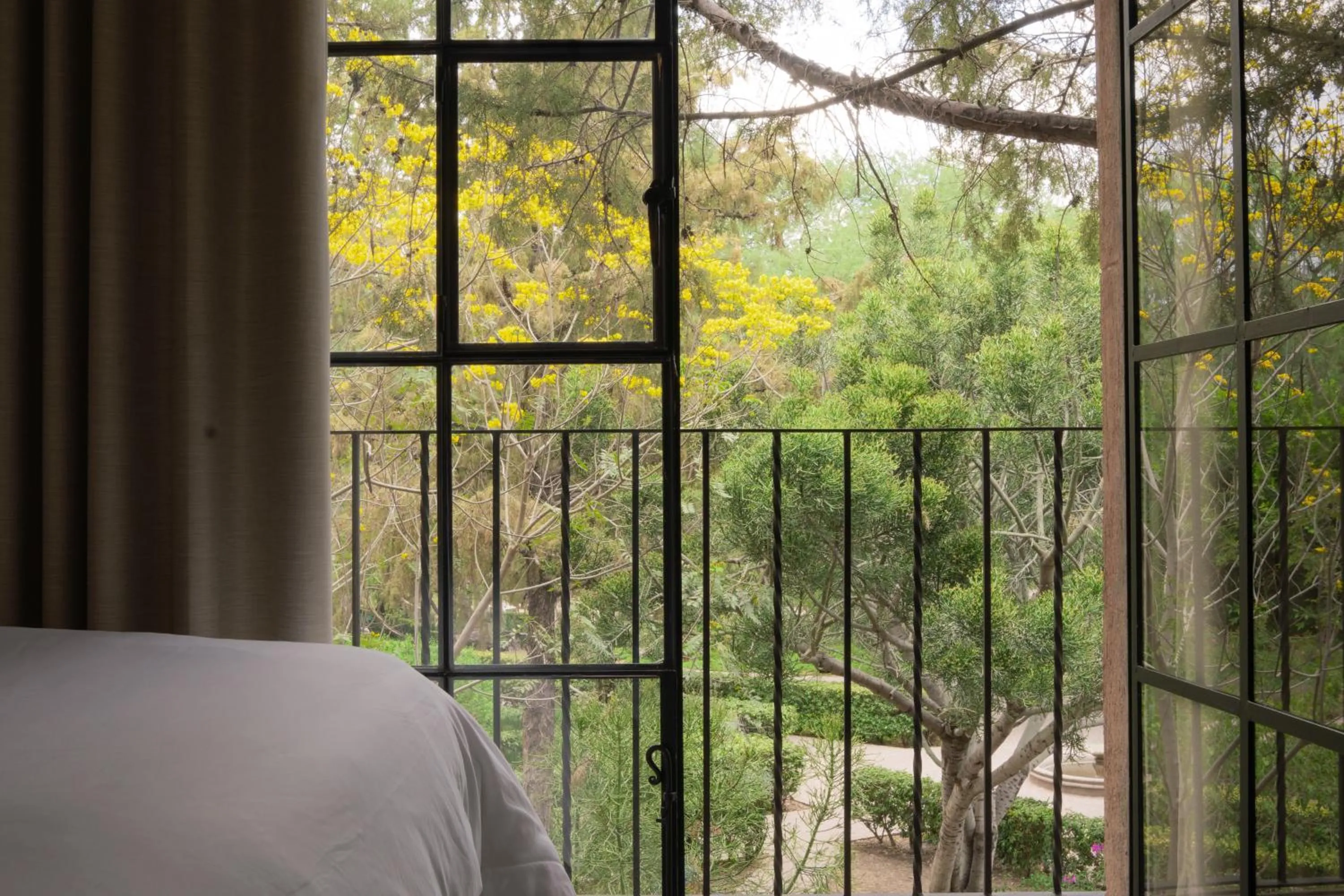 Spring, Bed in Casa Doper Guadiana