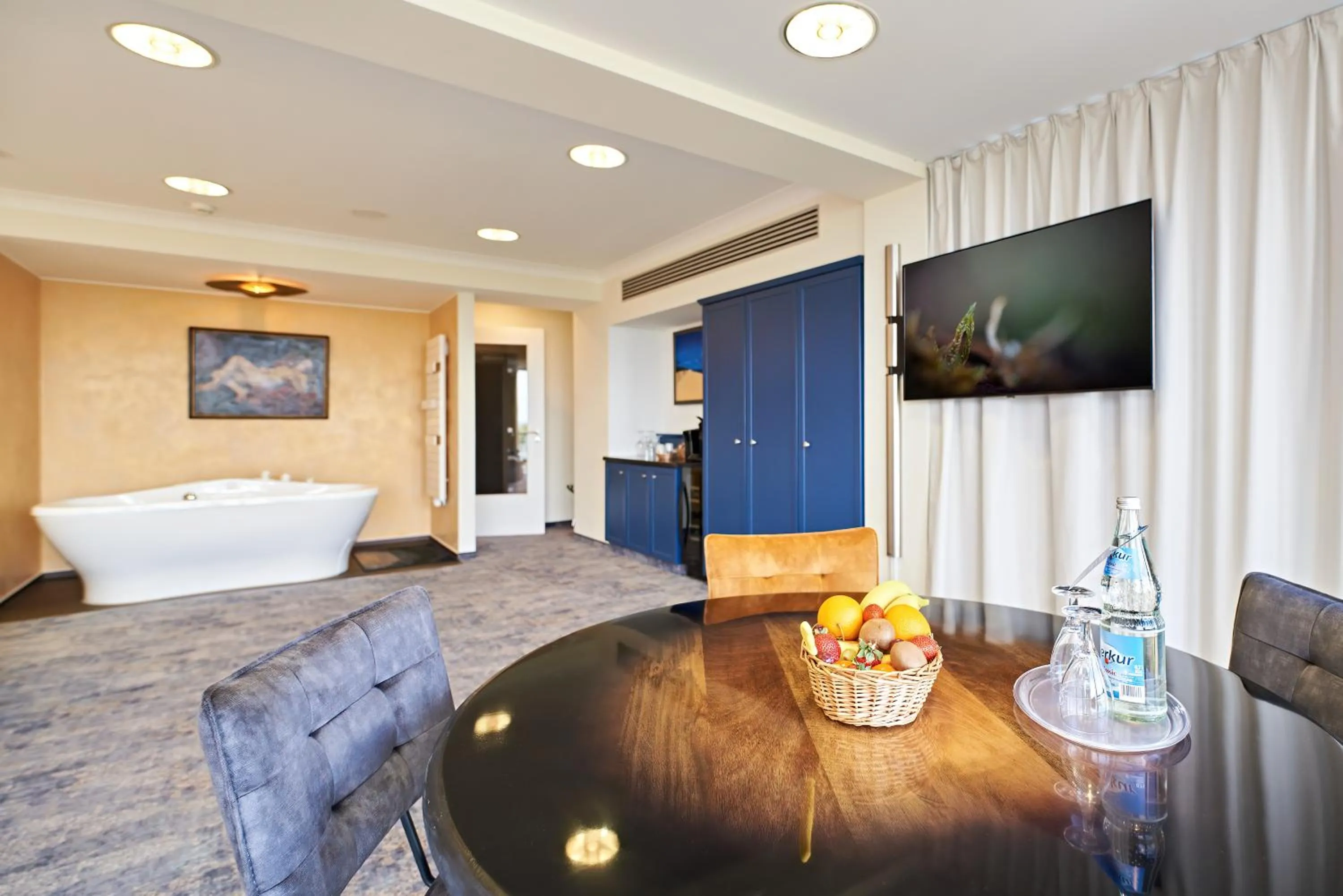 Dining area, Bed in Hotel Asgard's Meereswarte