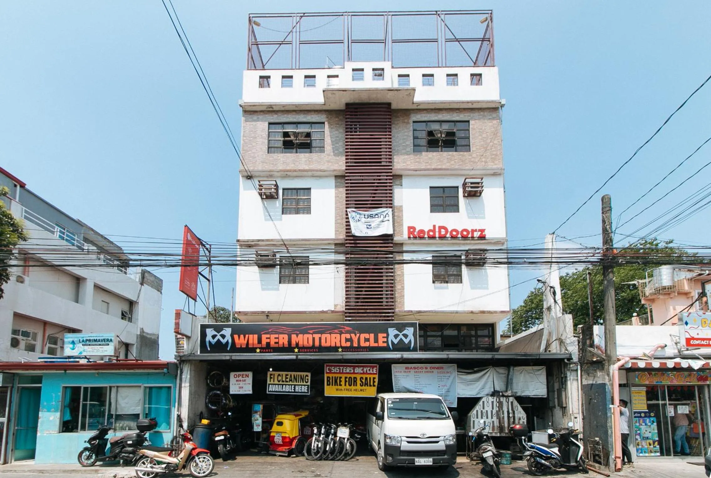 Property building in RedDoorz at CAA Road Las Pinas