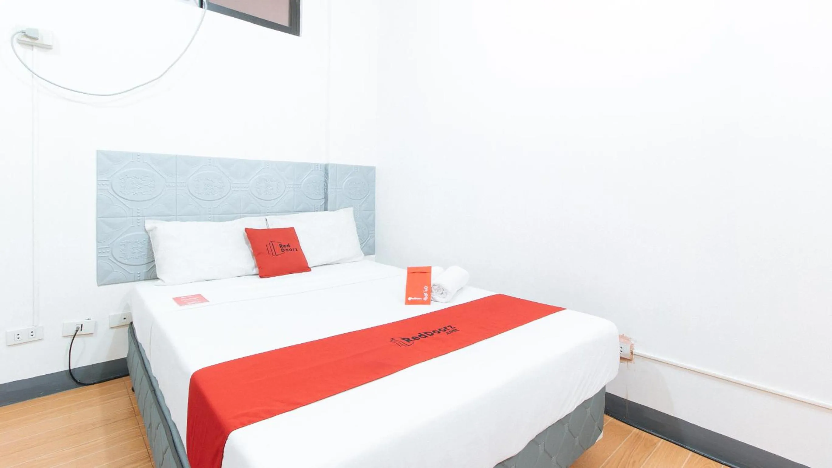 Bedroom, Bed in RedDoorz at CAA Road Las Pinas