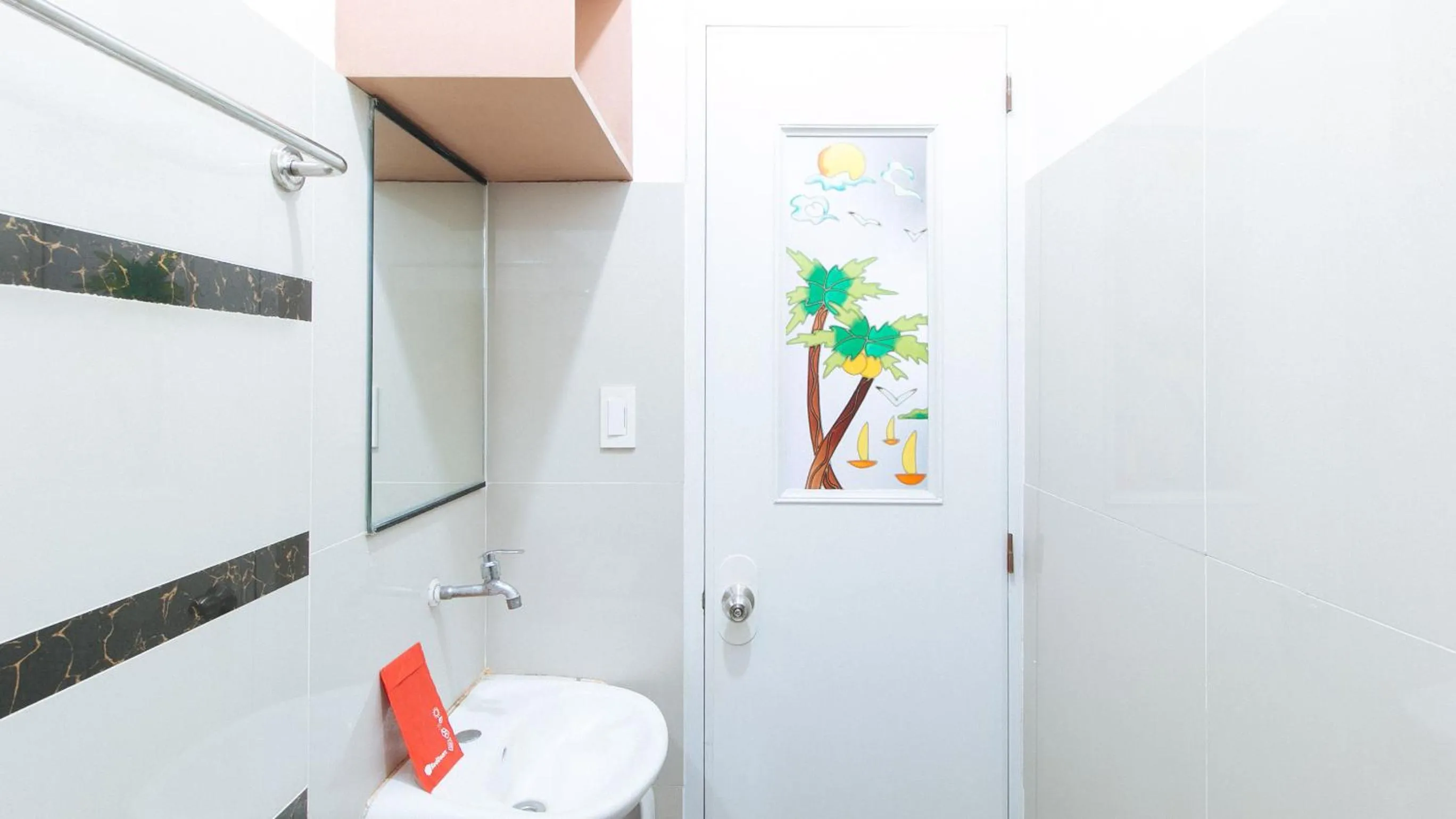 Bathroom in RedDoorz at CAA Road Las Pinas