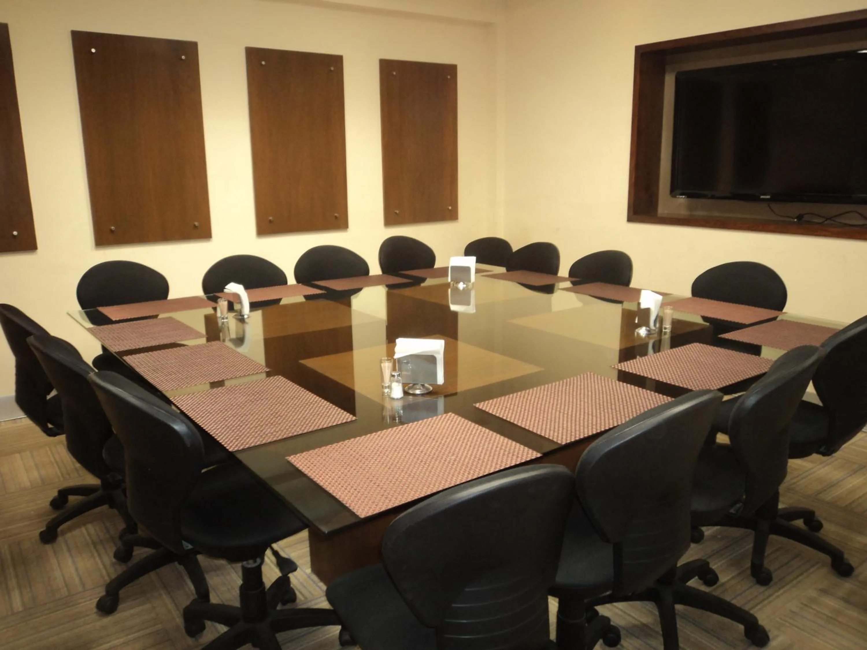 Business facilities in Hotel Fenix