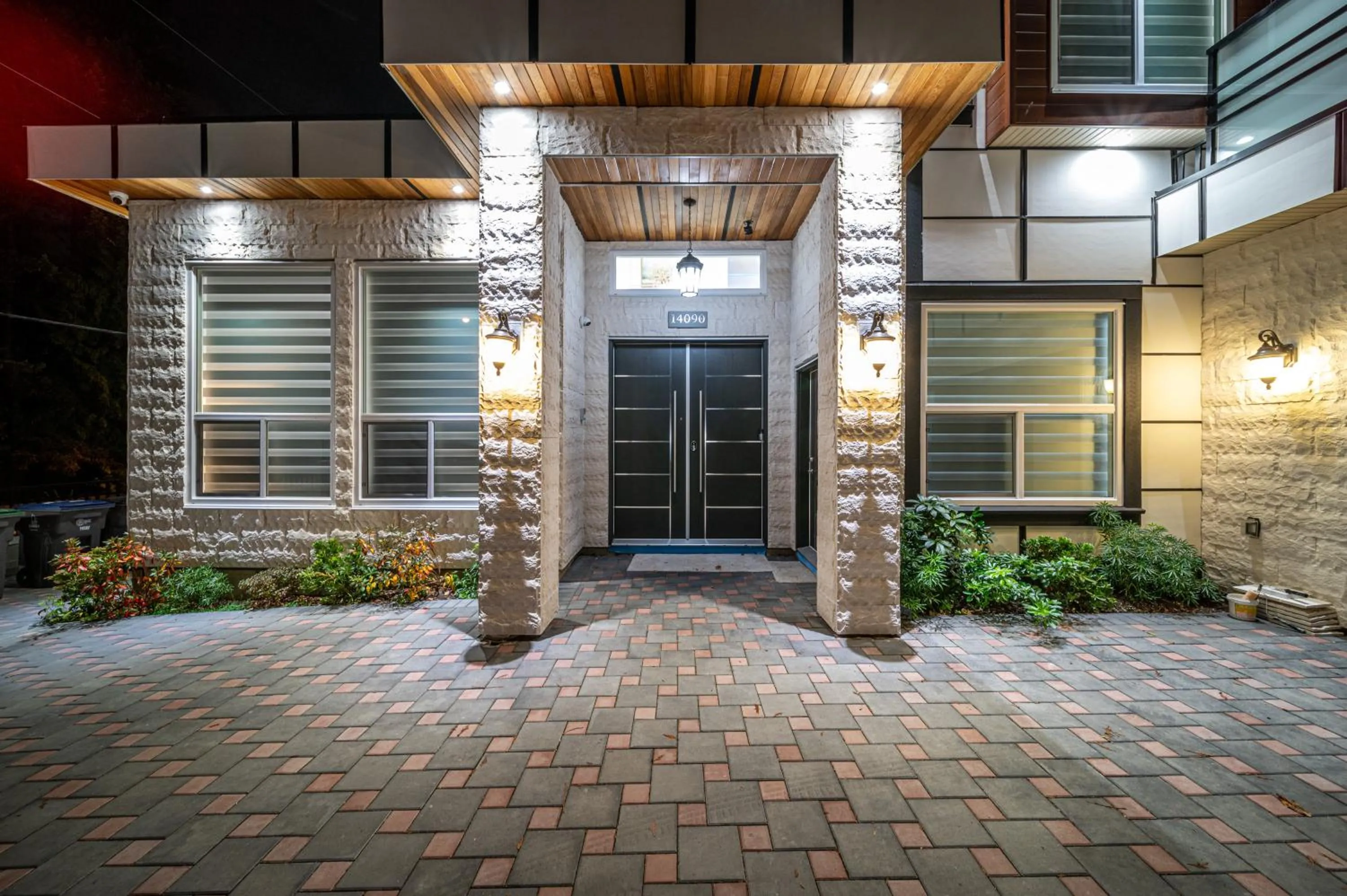 Facade/entrance in Sun suite