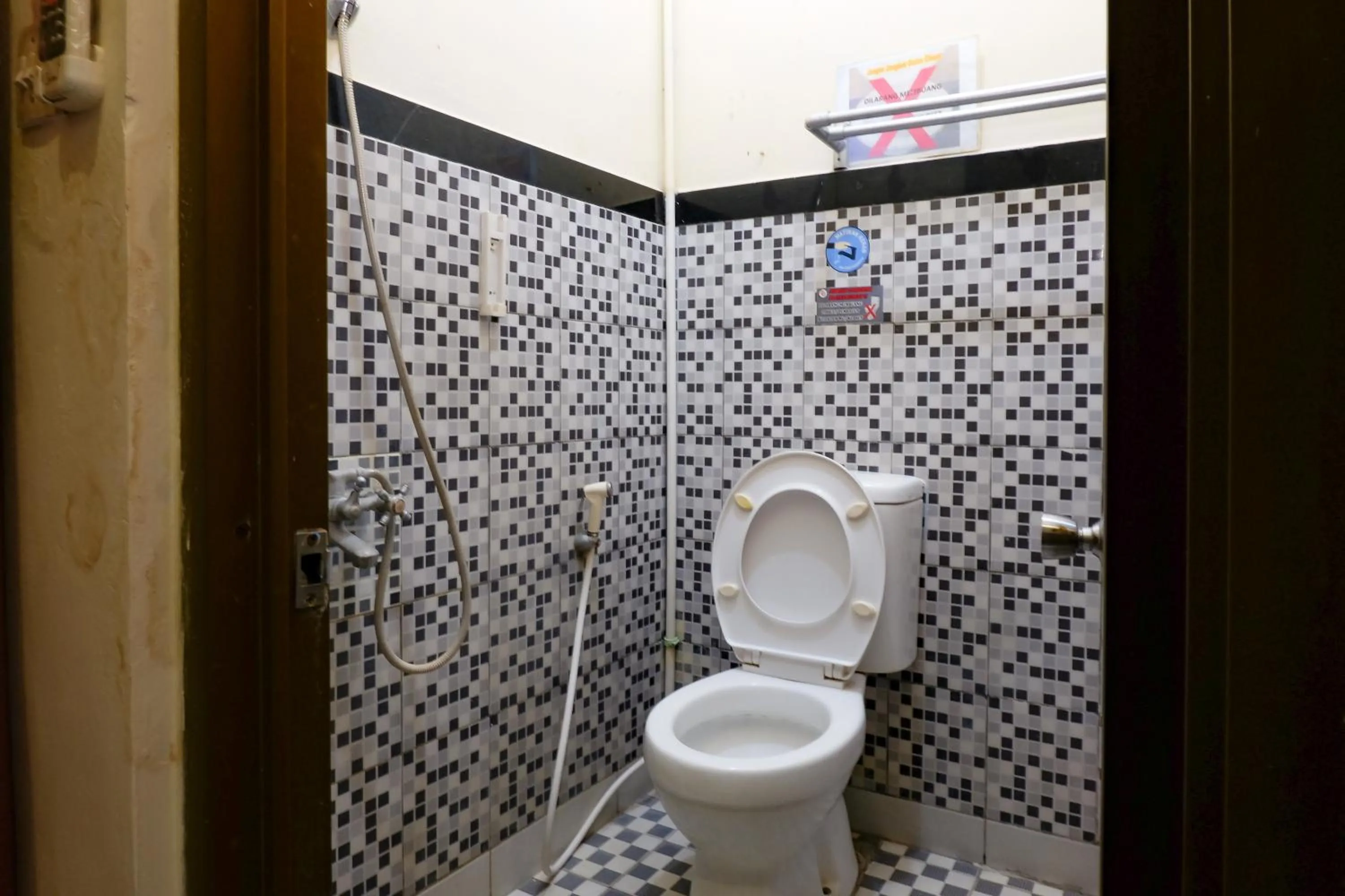 Toilet in Dya Hotel Boyolali