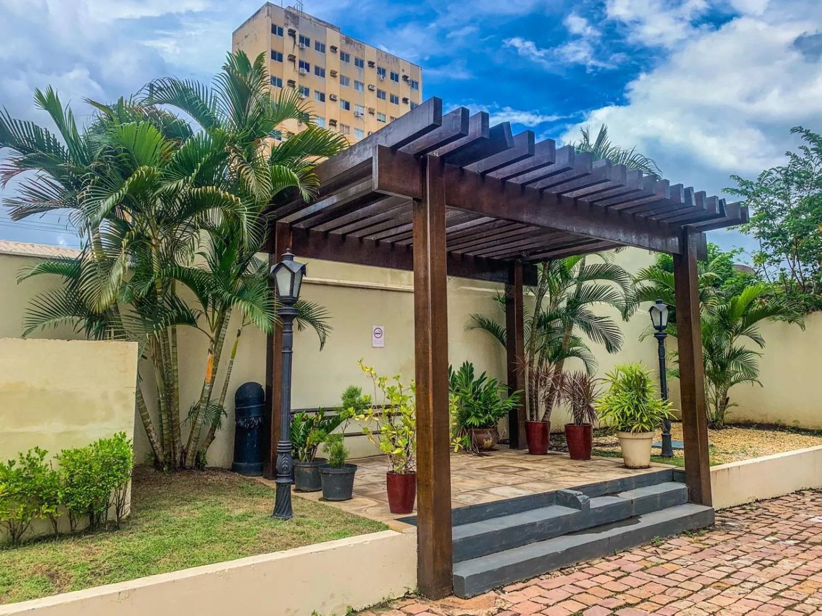 Garden in Hotel Piratininga Avenida Amazonas - Rondonópolis