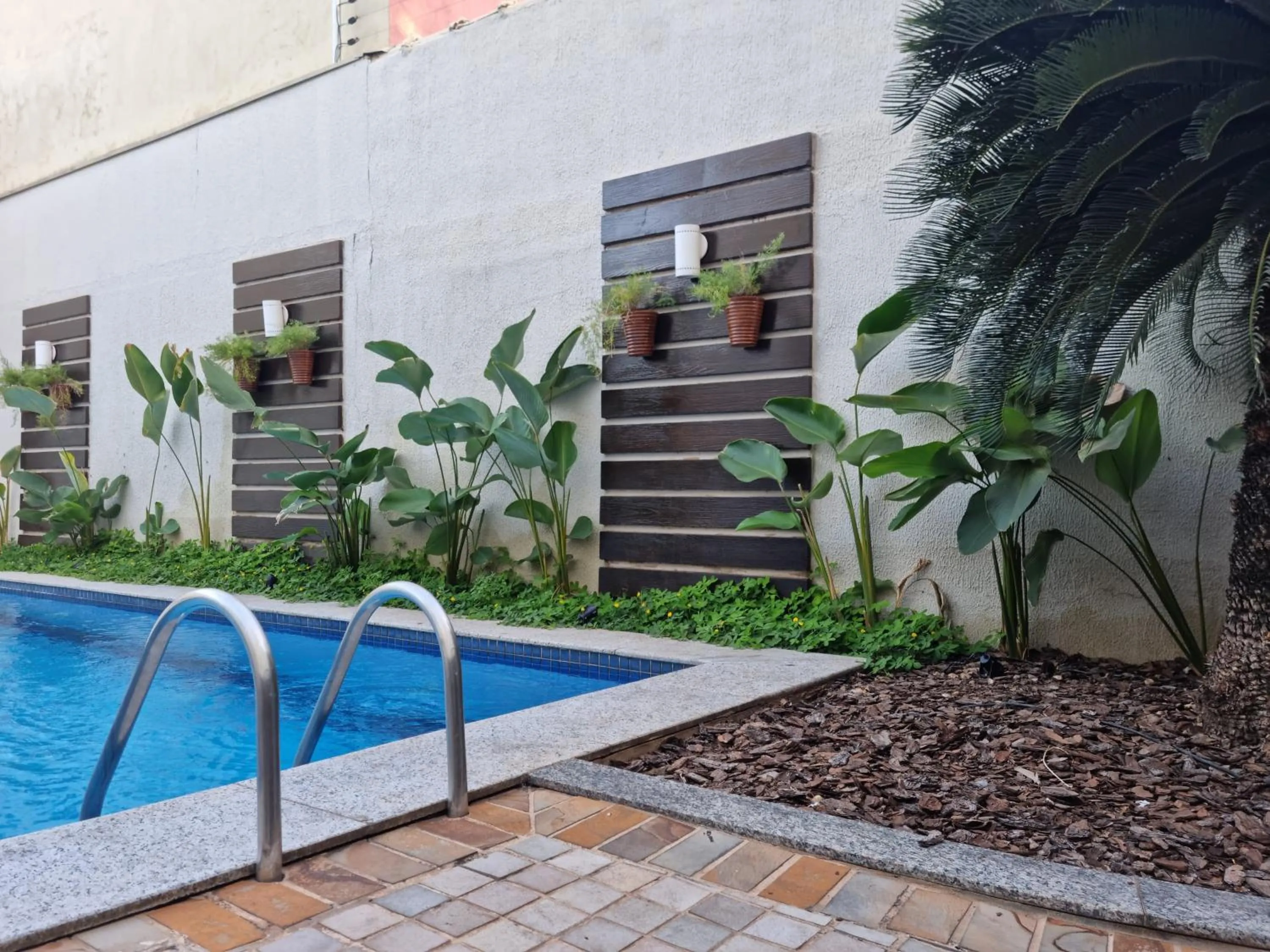Swimming pool in Hotel Piratininga Avenida Amazonas - Rondonópolis