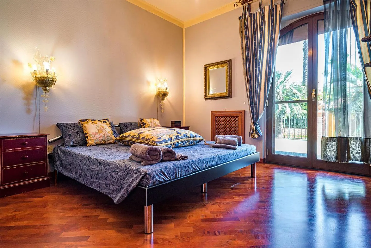 Bed in Villa Grandiosa FC