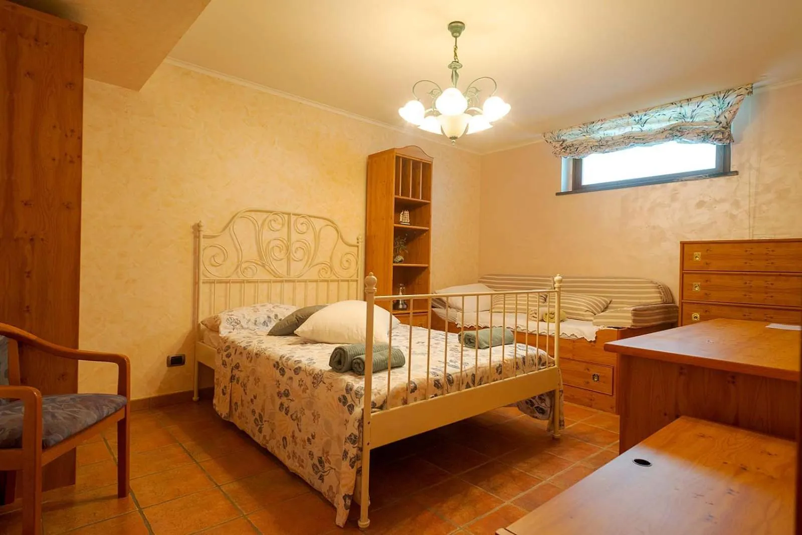 Bed in Villa Grandiosa FC