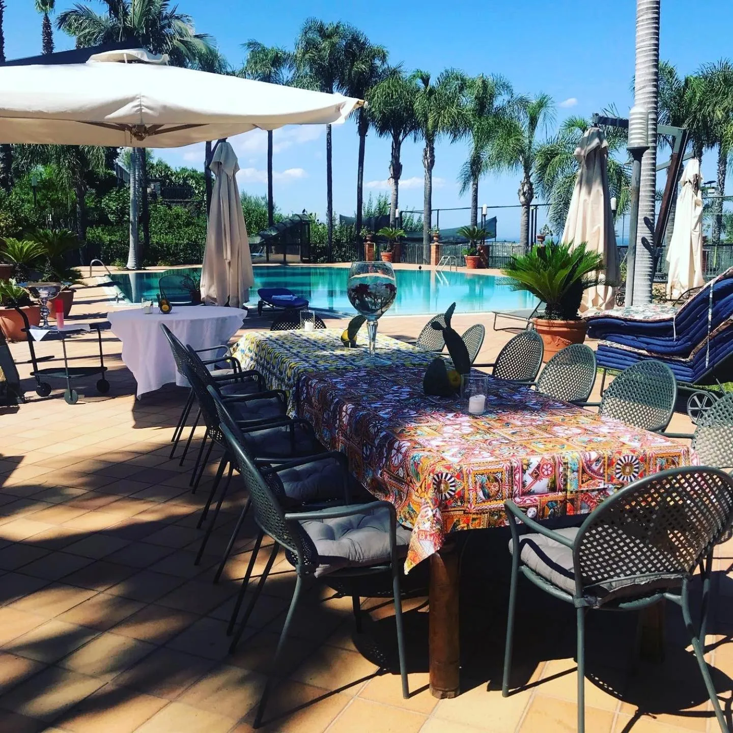 Restaurant/places to eat in Villa Grandiosa FC