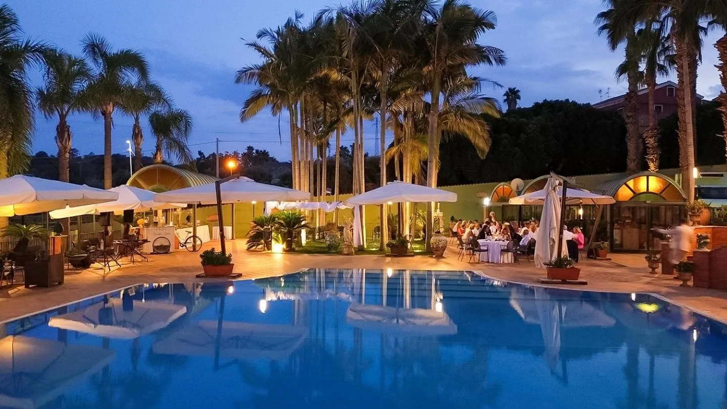 Pool view in Villa Grandiosa FC