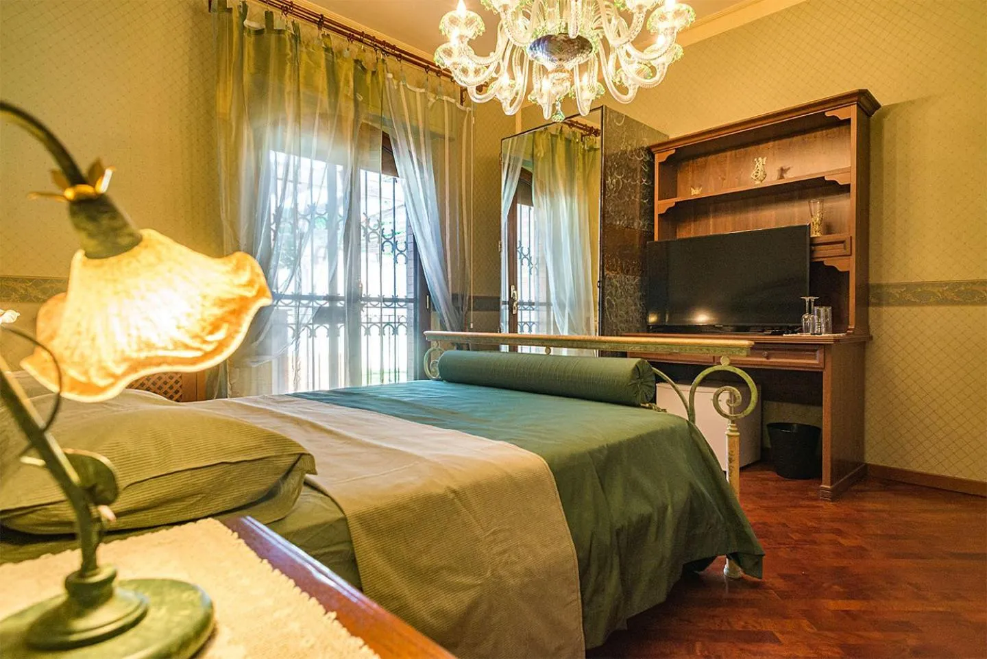 Bed in Villa Grandiosa FC