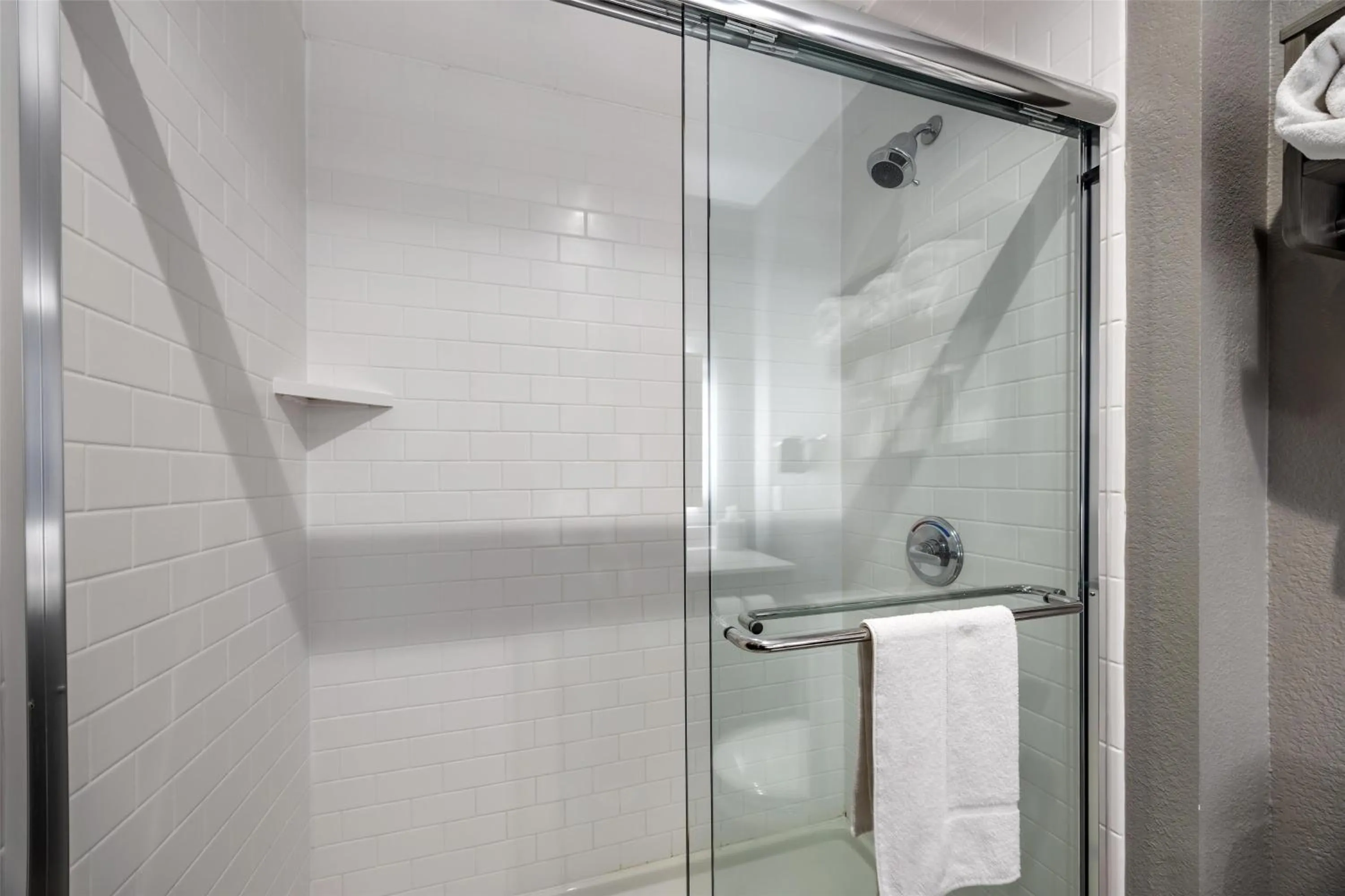 Bathroom in Best Western Plus Lawrenceburg