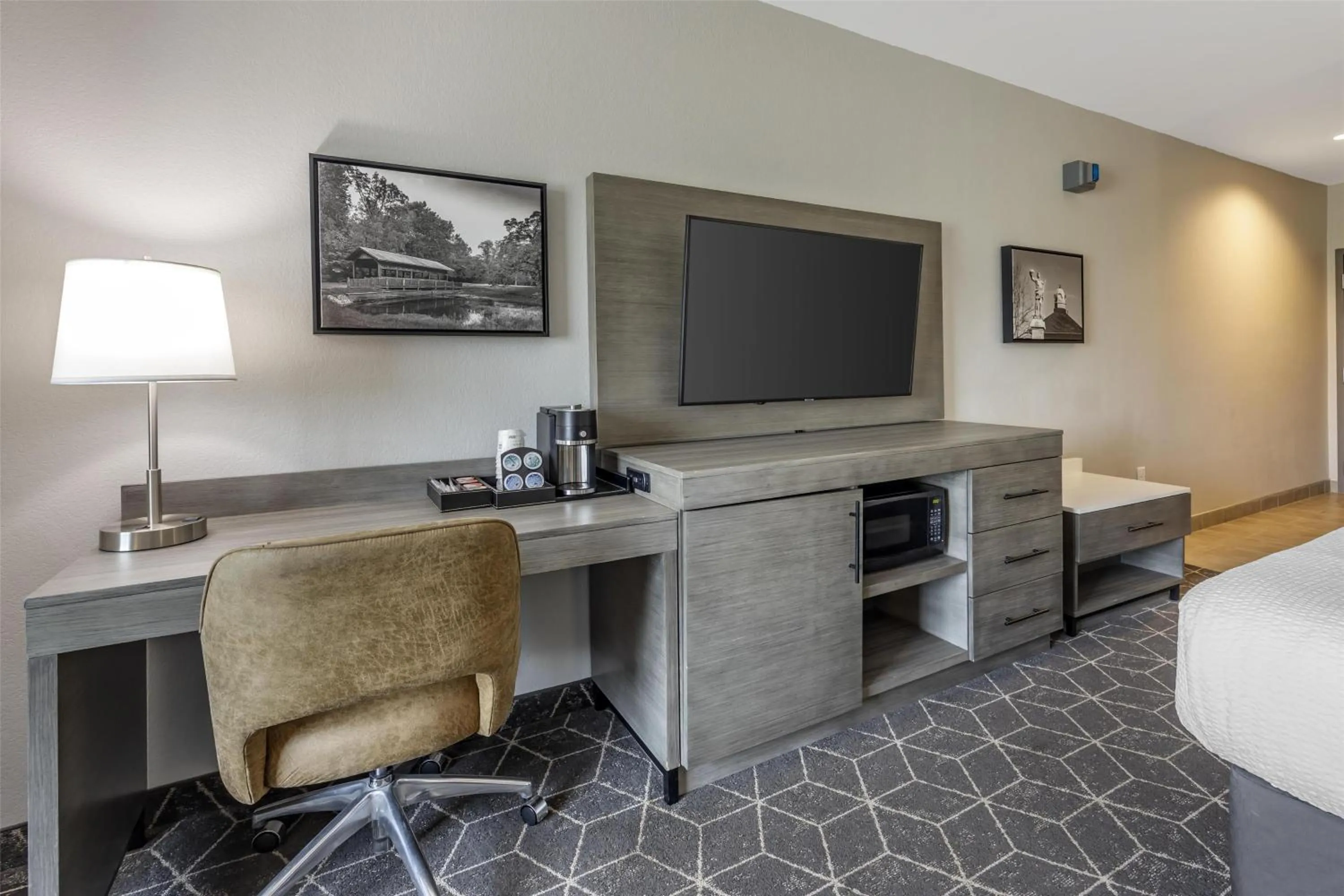 Bedroom in Best Western Plus Lawrenceburg