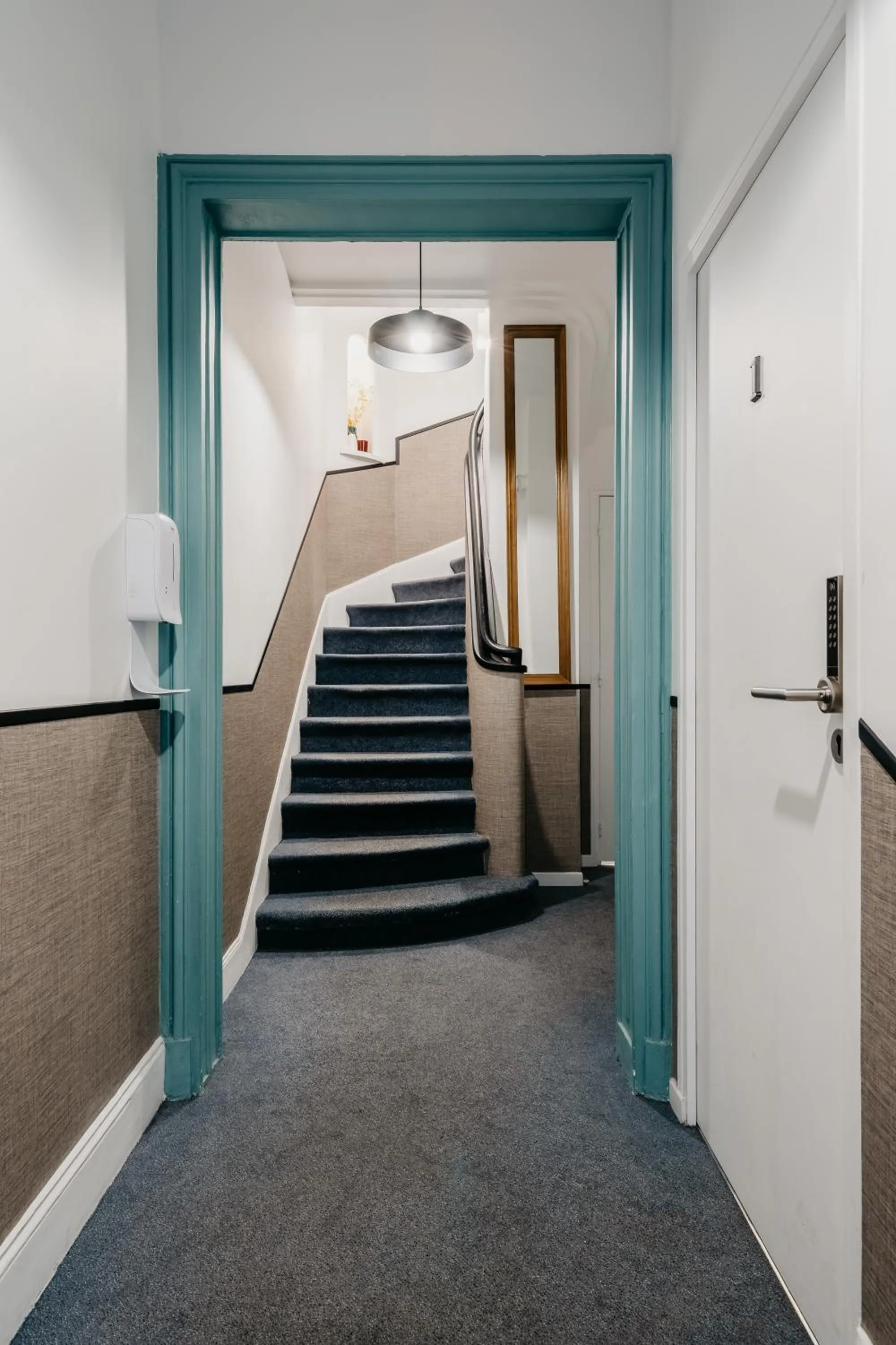 Facade/entrance in Edgar Suites Auteuil - Le Marois