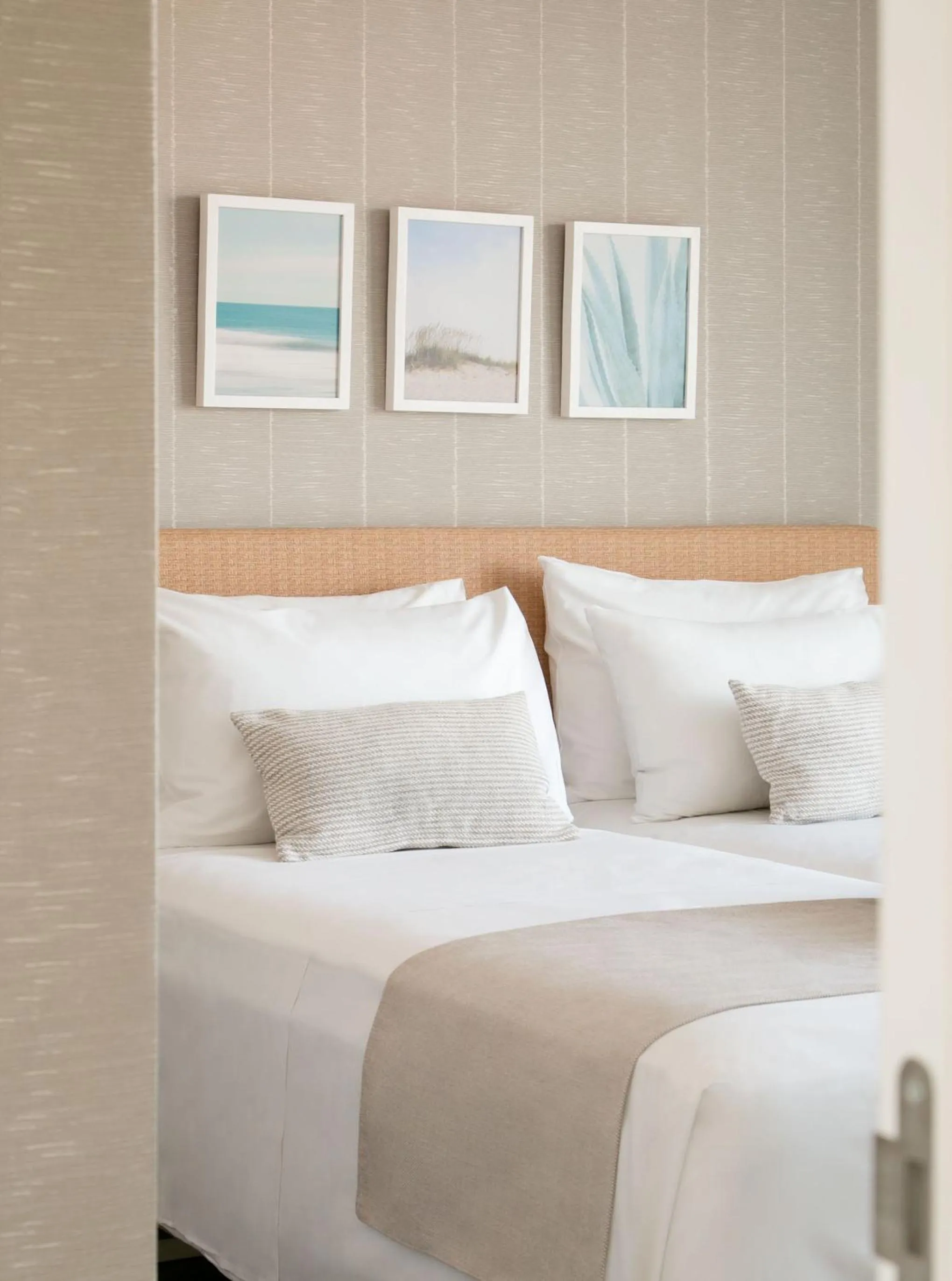 Bedroom, Bed in Chris Le Mare Gold Luxury Villa