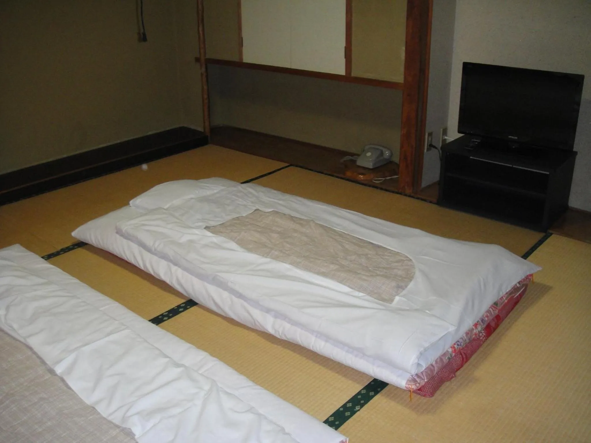 Bed in Matsuichi