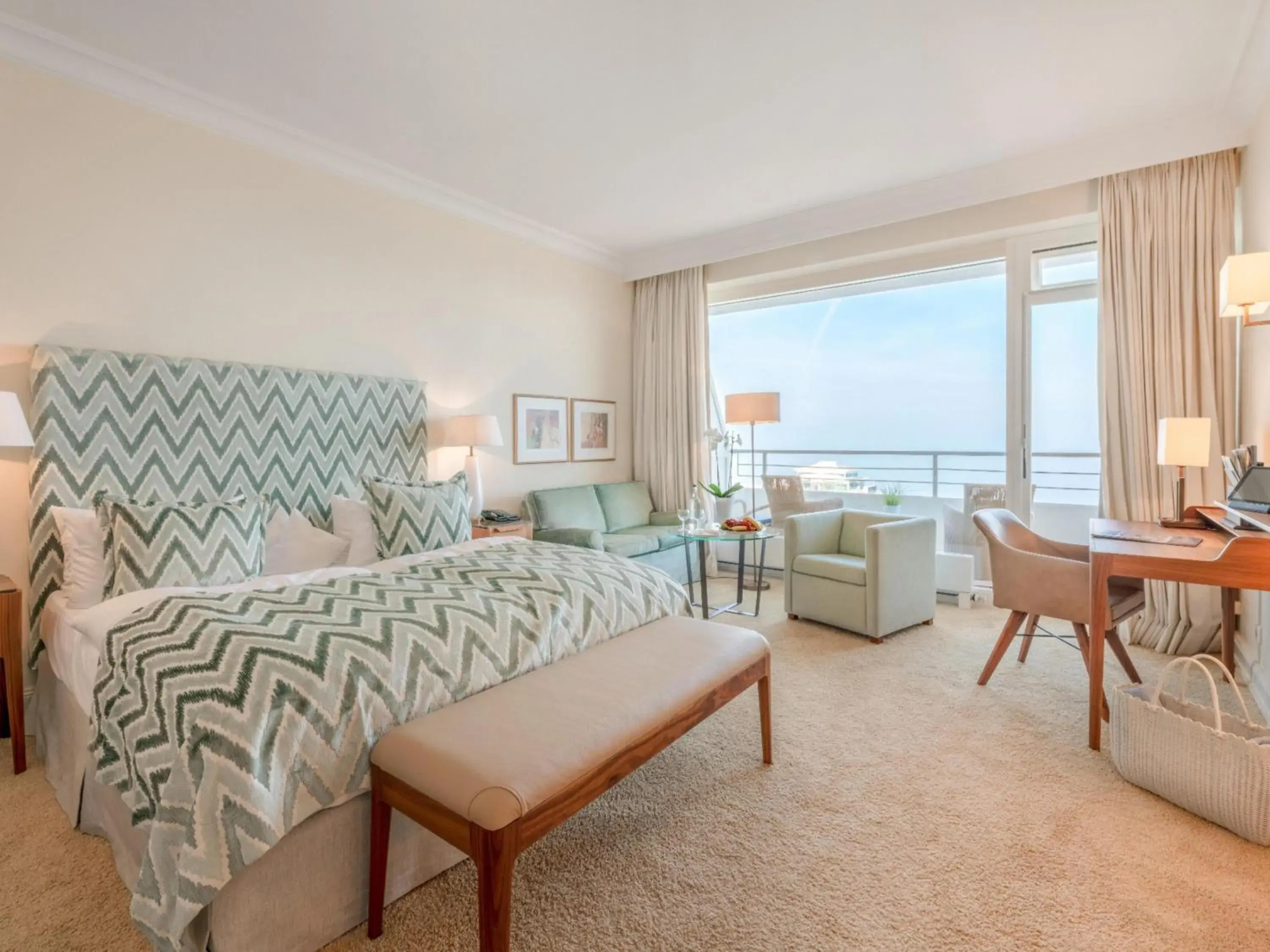 Deluxe Double Room with Sea View in Grand Hotel Seeschlösschen Sea Retreat & SPA Deluxe Double Room with Sea View in Grand Hotel Seeschlösschen Sea Retreat & SPA