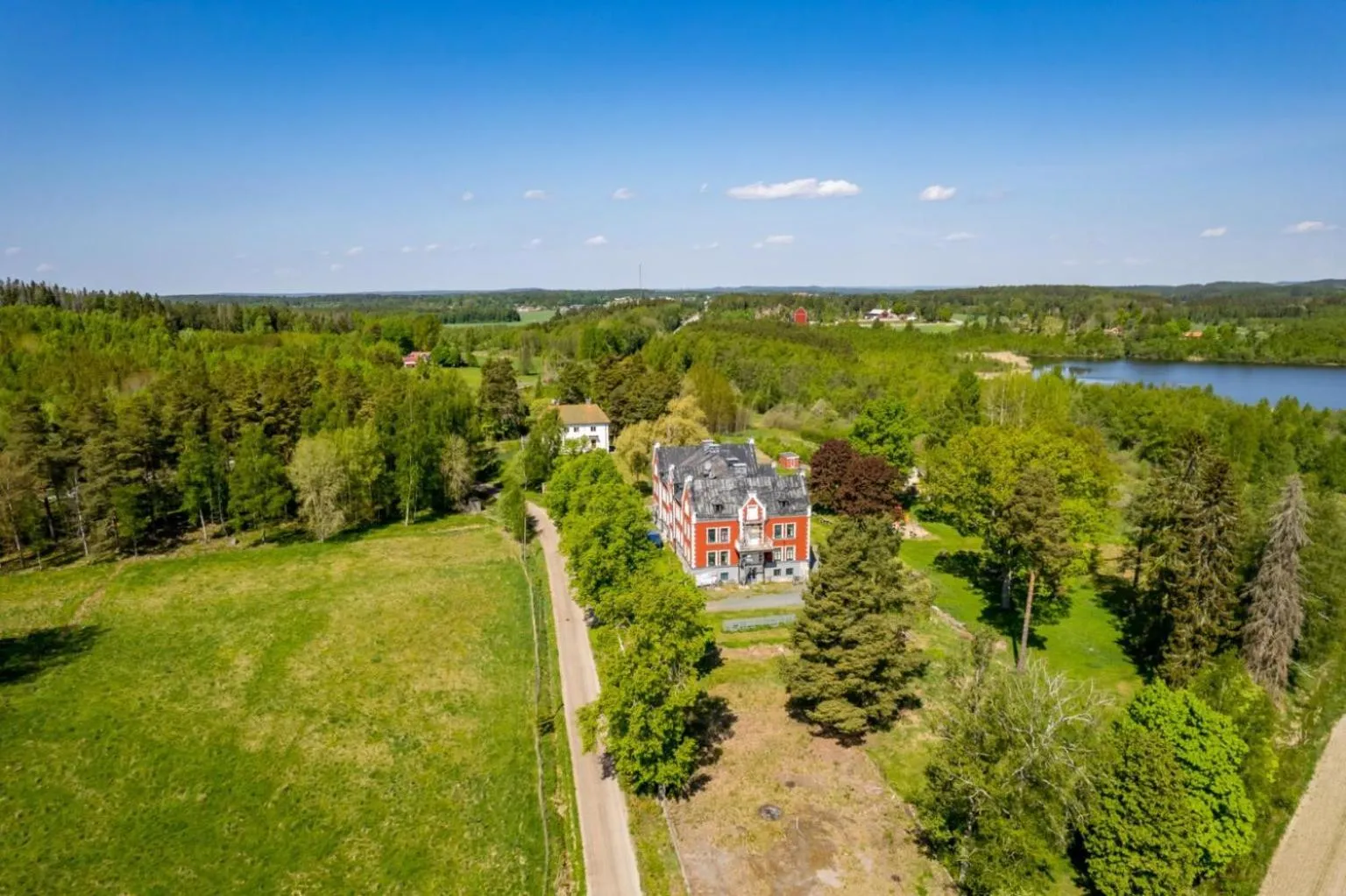 Property building in Hotell Hof