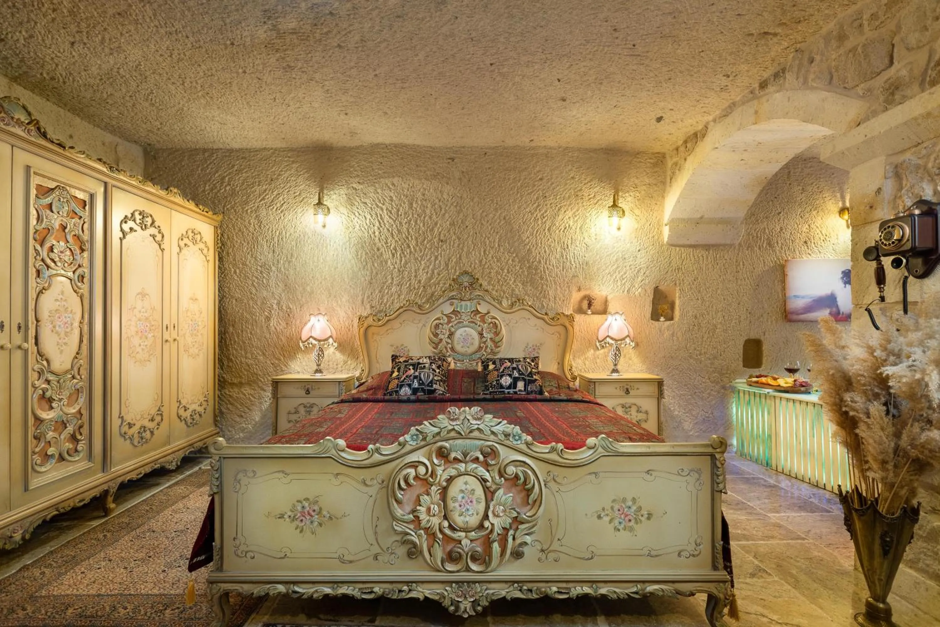 Photo of the whole room, Bed in Cappadocia Acer Cave Hotel