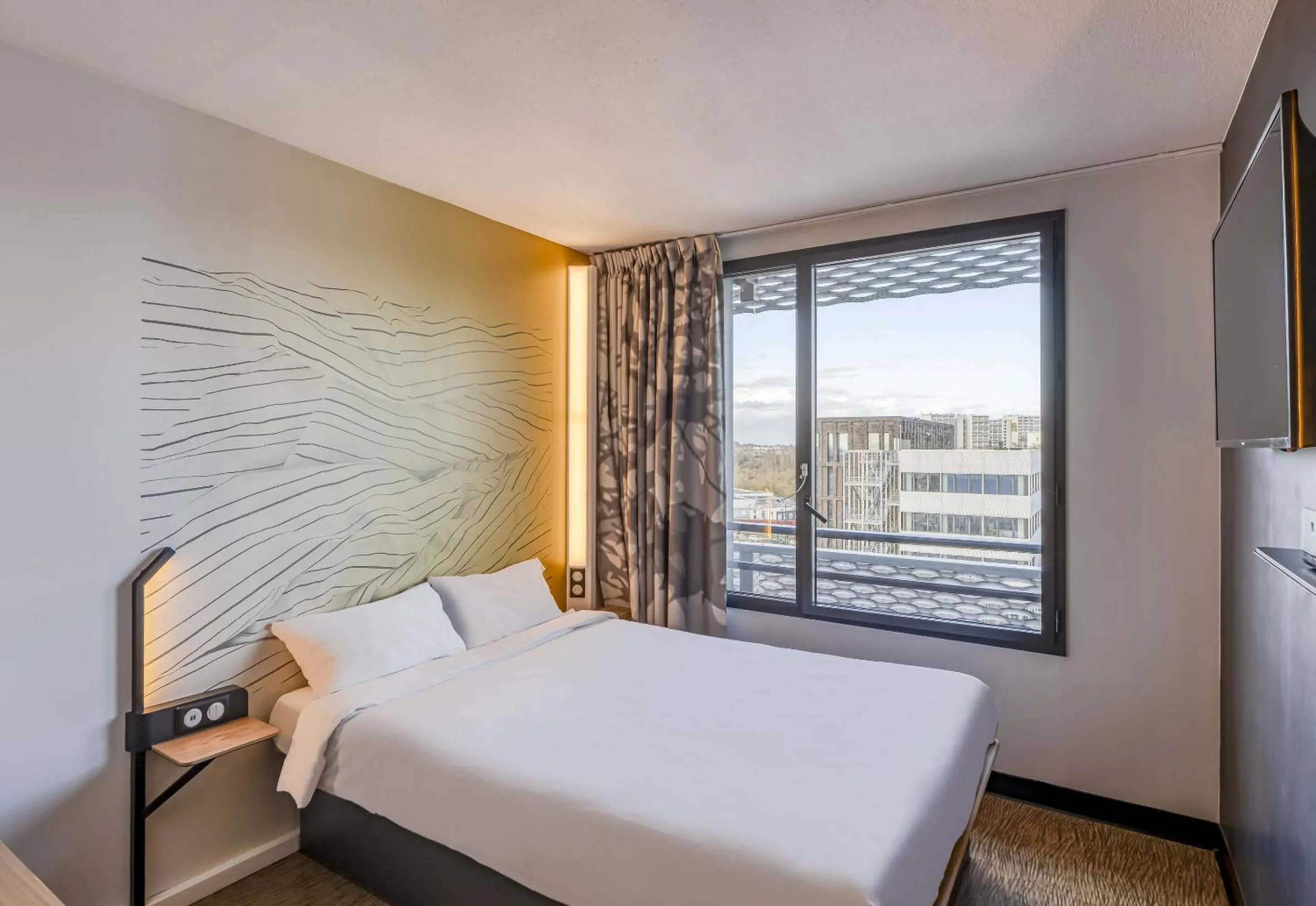 Bed in B&B HOTEL Bordeaux Bassins à flot