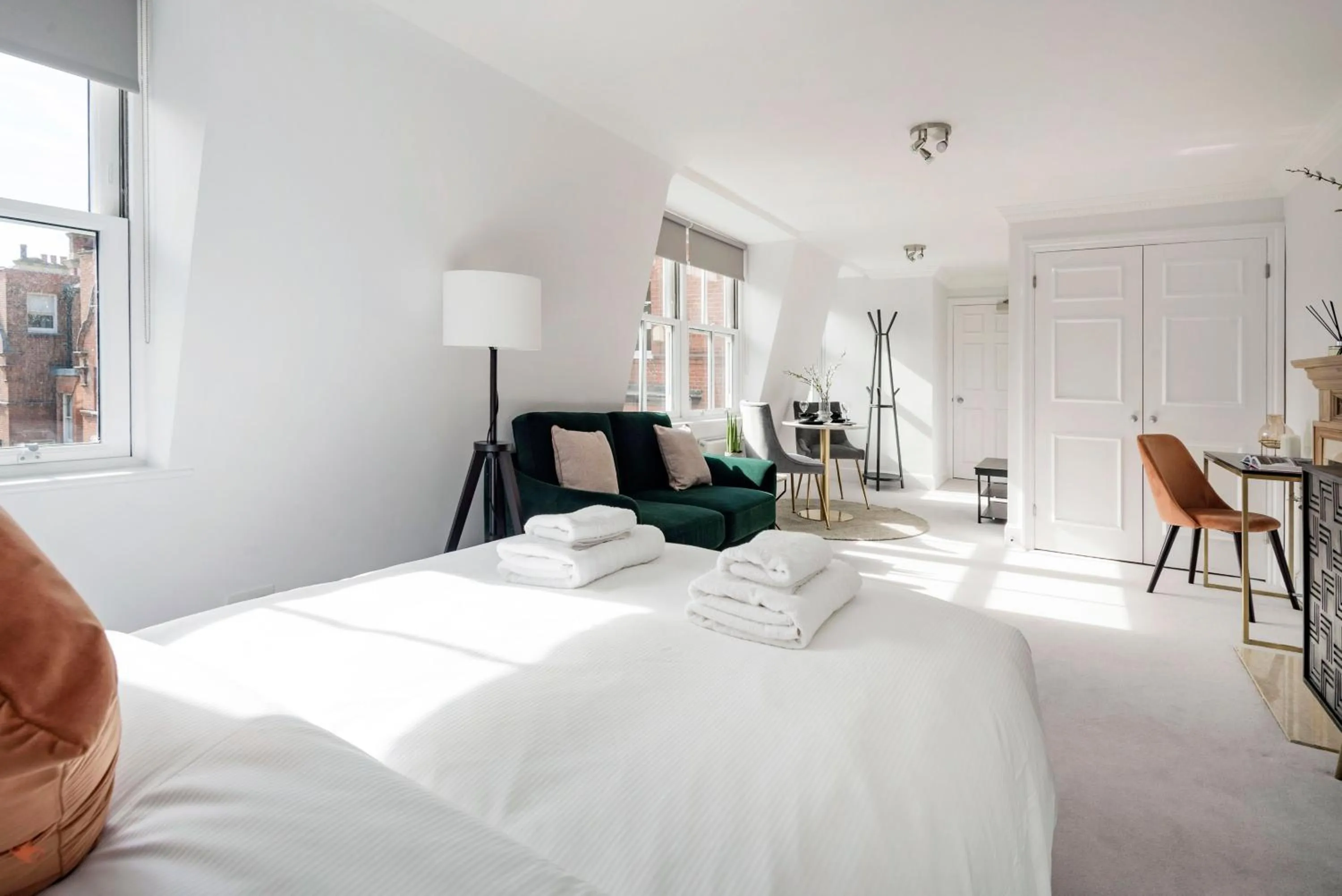 Bed in 3 Sloane Gardens