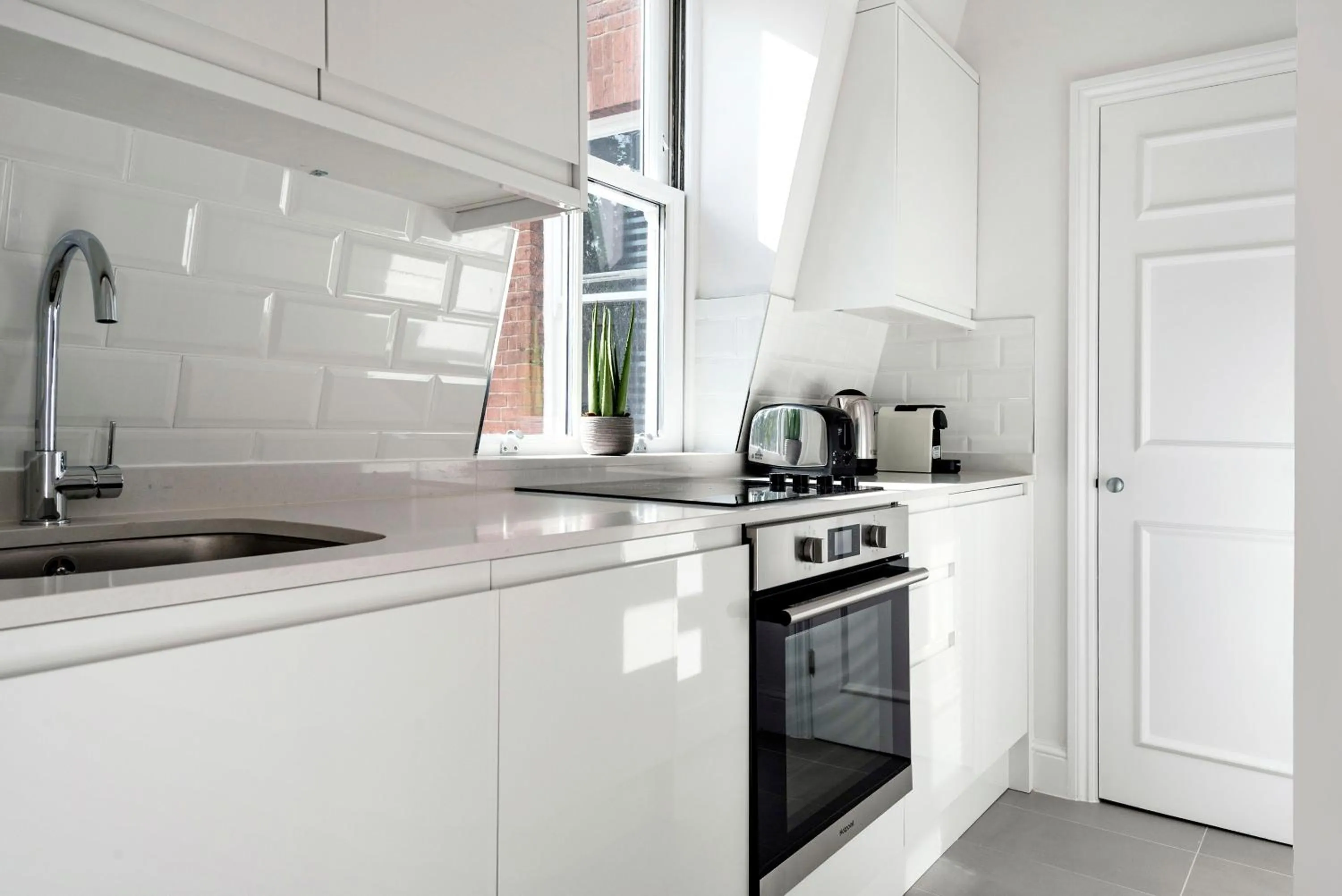 Kitchen or kitchenette in 3 Sloane Gardens