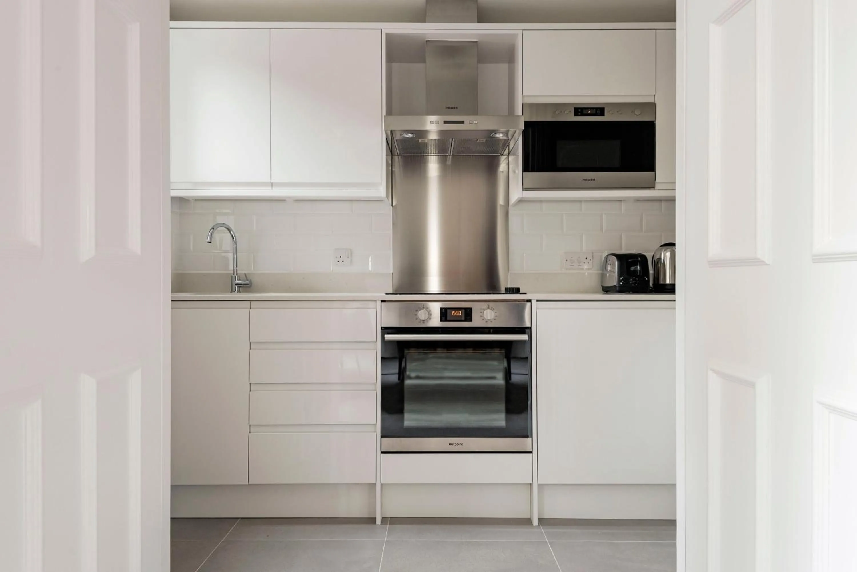 Kitchen or kitchenette in 3 Sloane Gardens