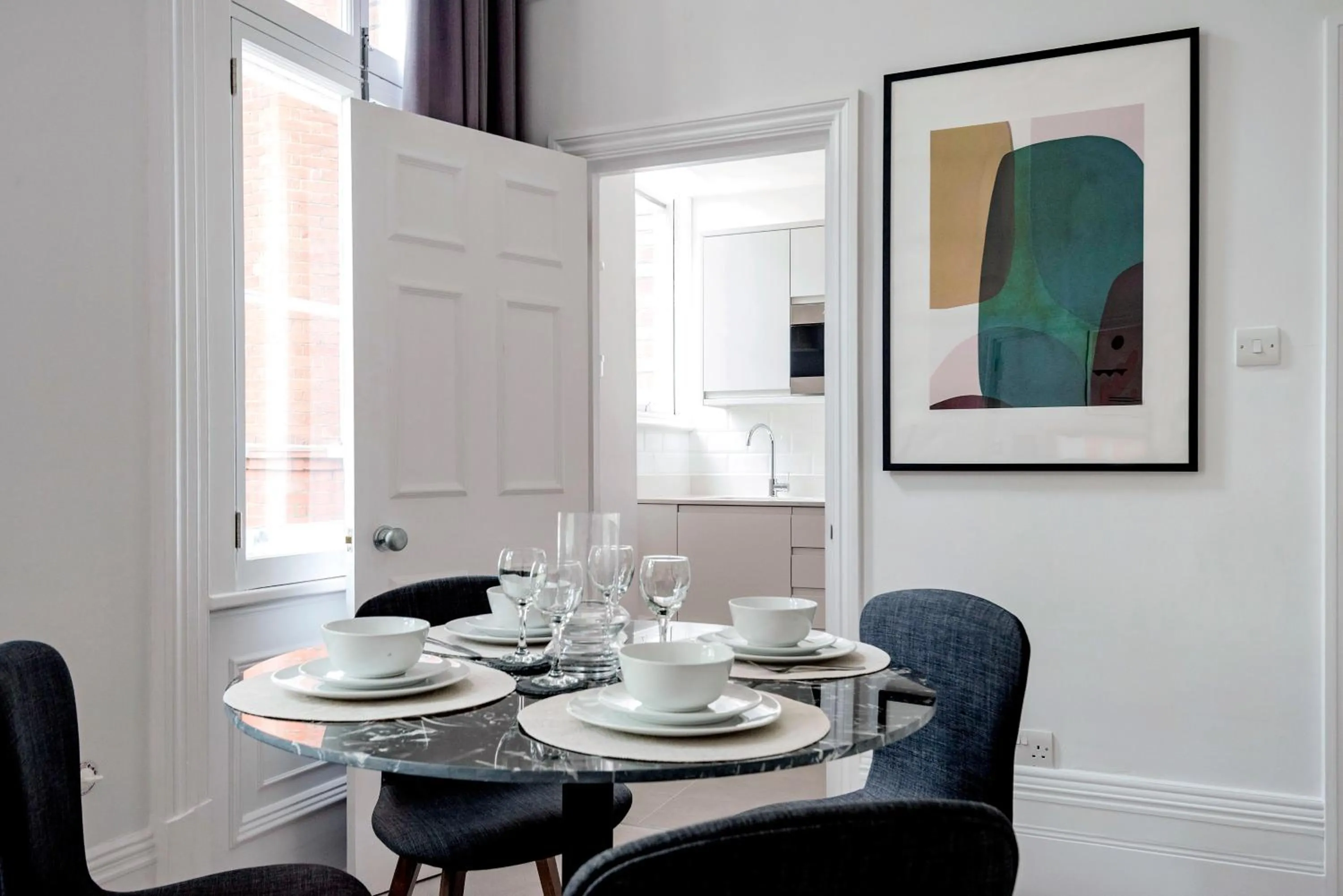 Dining area in 3 Sloane Gardens