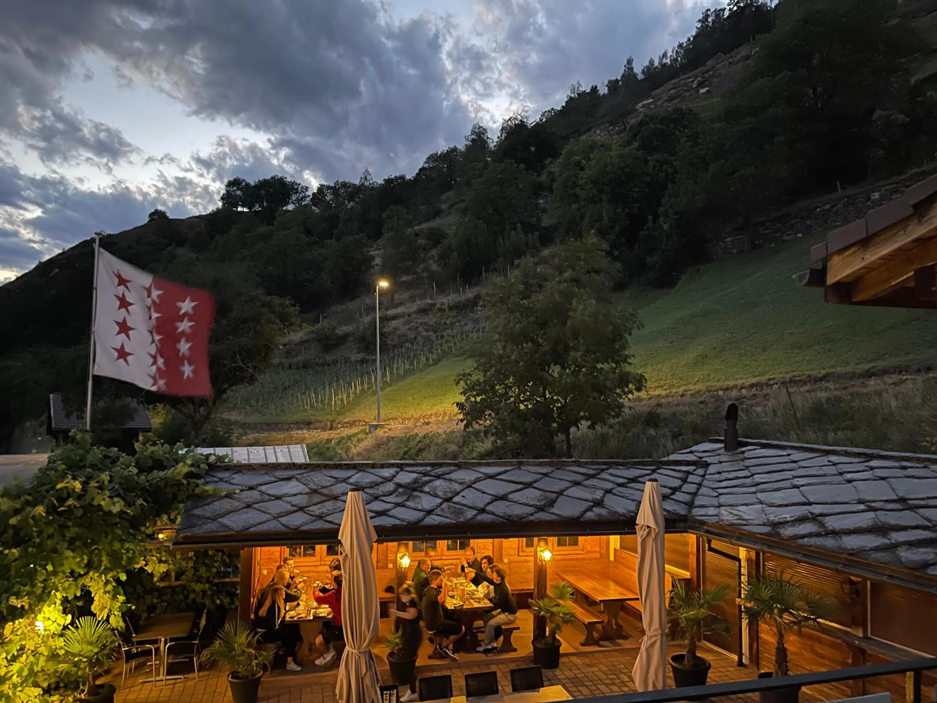 Garden in VISP erblick H O T E L AUSSERBERG Early & Late Check-in