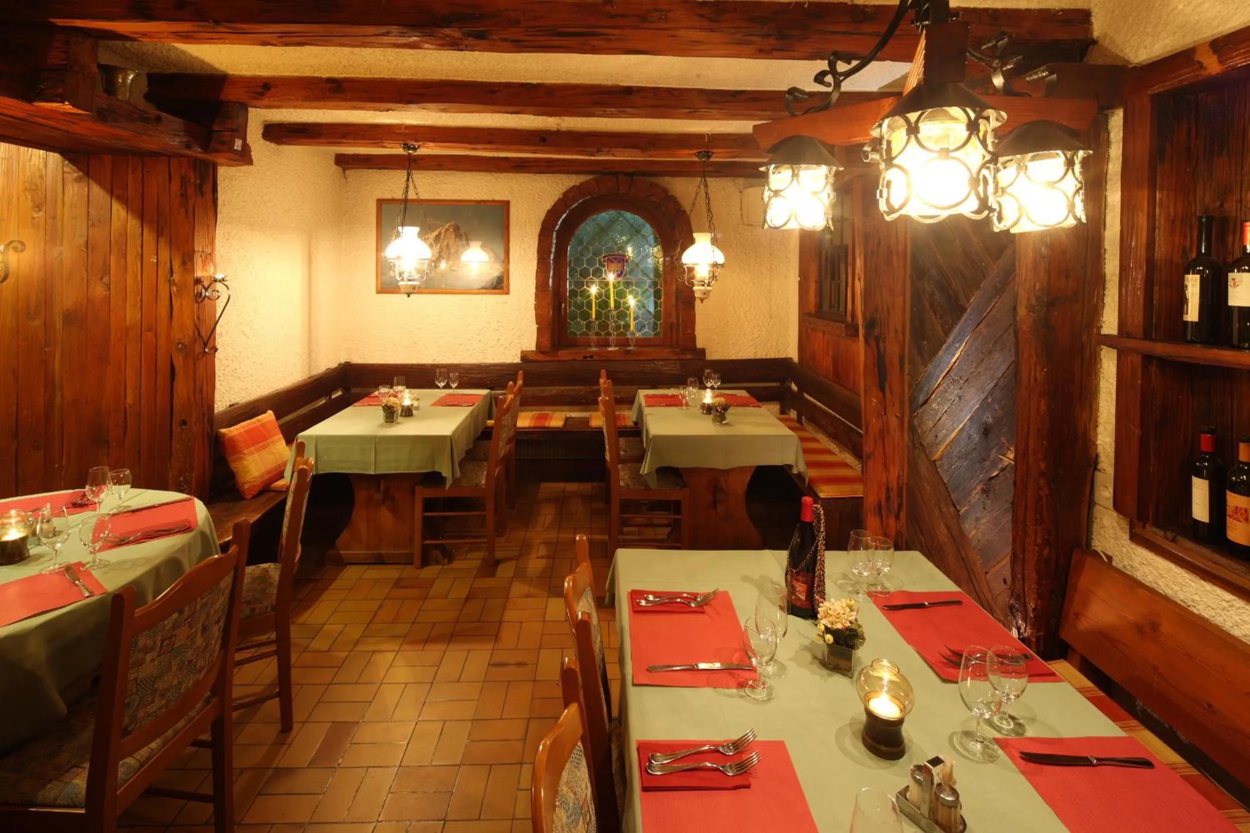 Restaurant/Places to Eat in VISP erblick H O T E L AUSSERBERG Early & Late Check-in