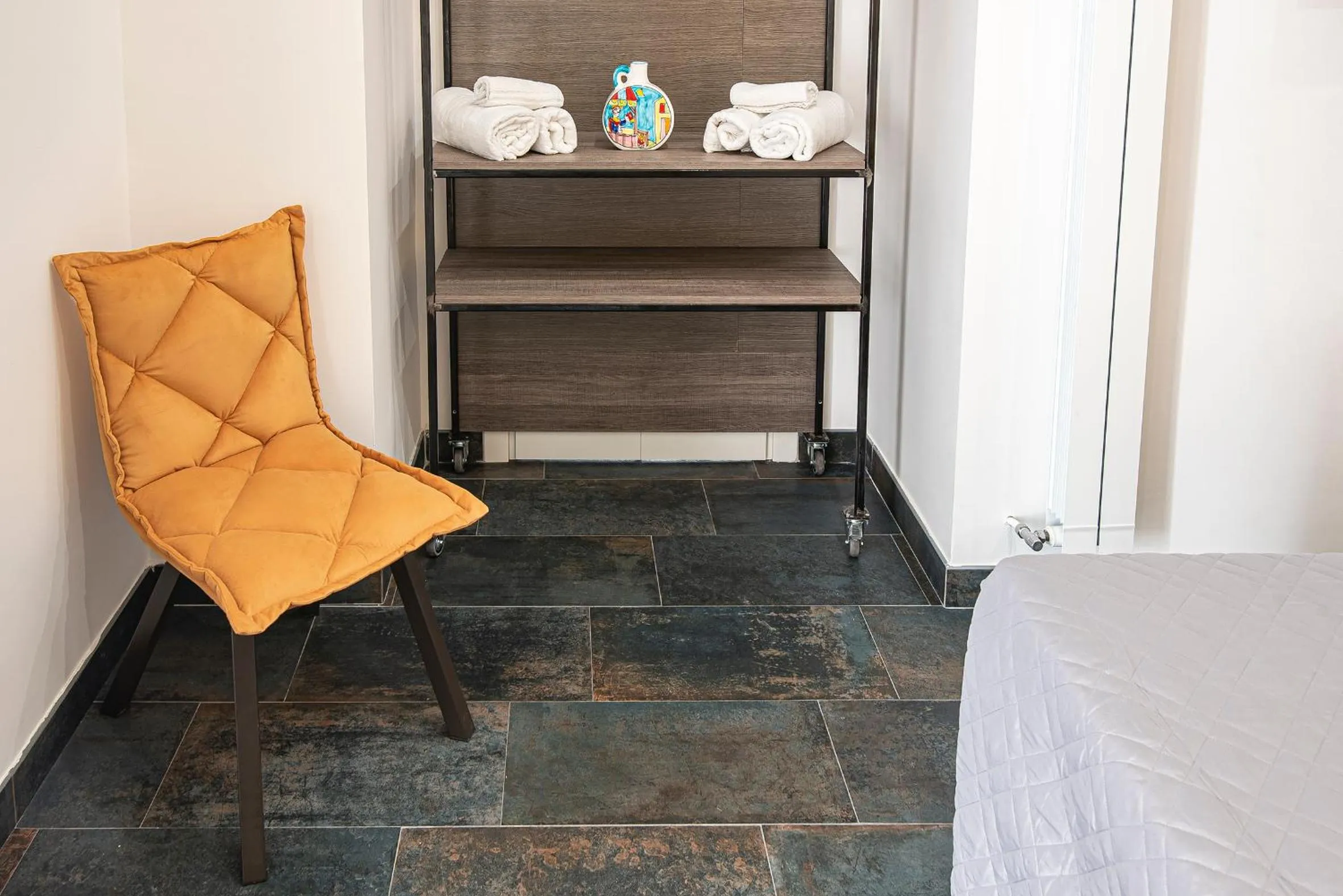 Decorative detail in Napul'è 19