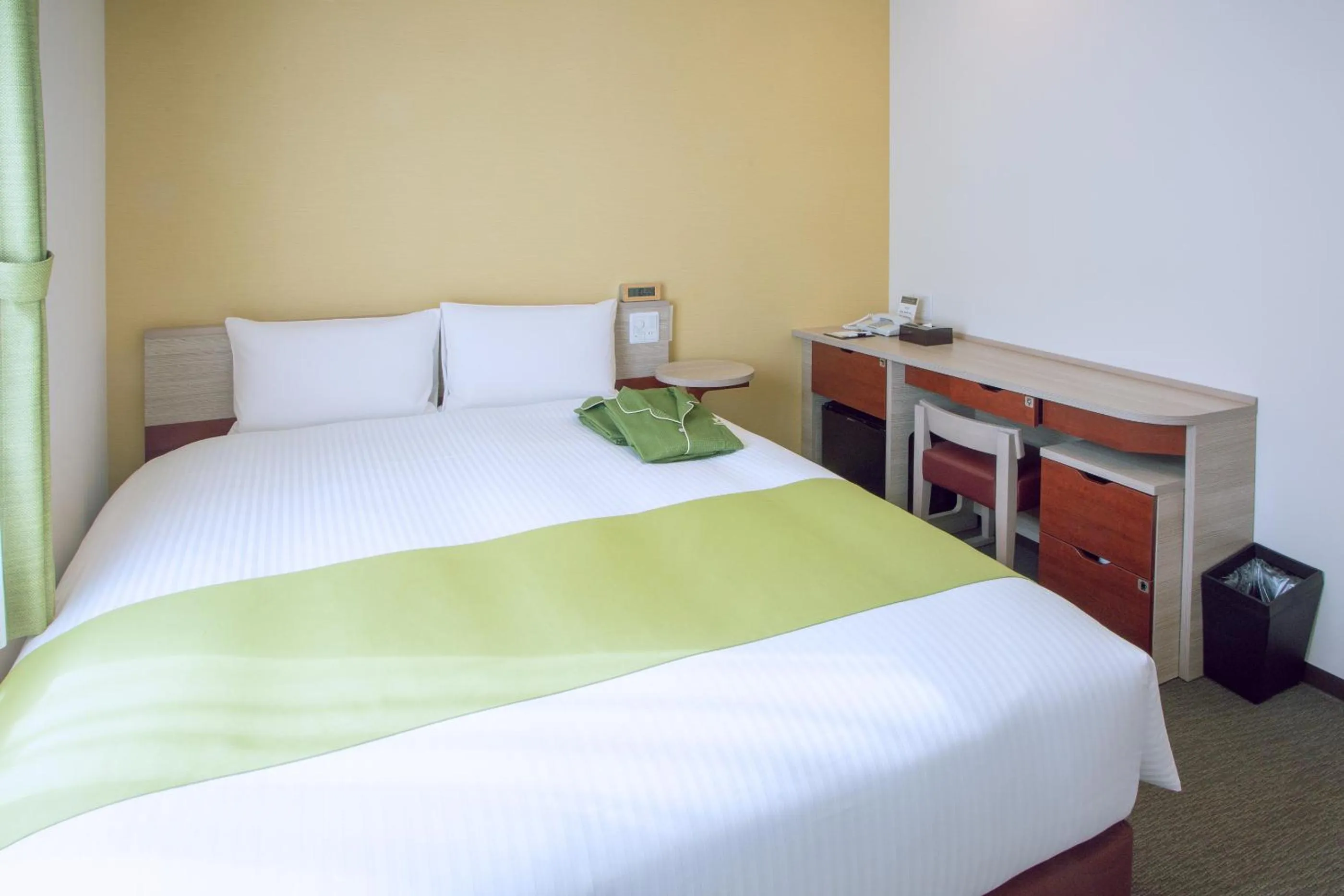 Bed in Kuretake Inn Premium Meieki minami