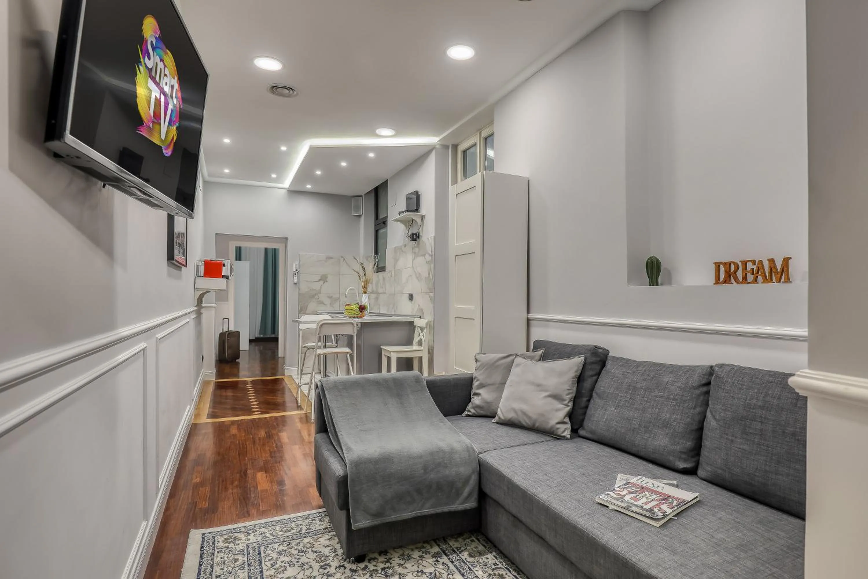 Facade/entrance in ATRHOME Frattina Luxury