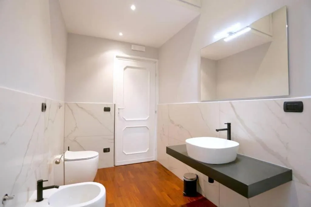 Toilet in ATRHOME Frattina Luxury