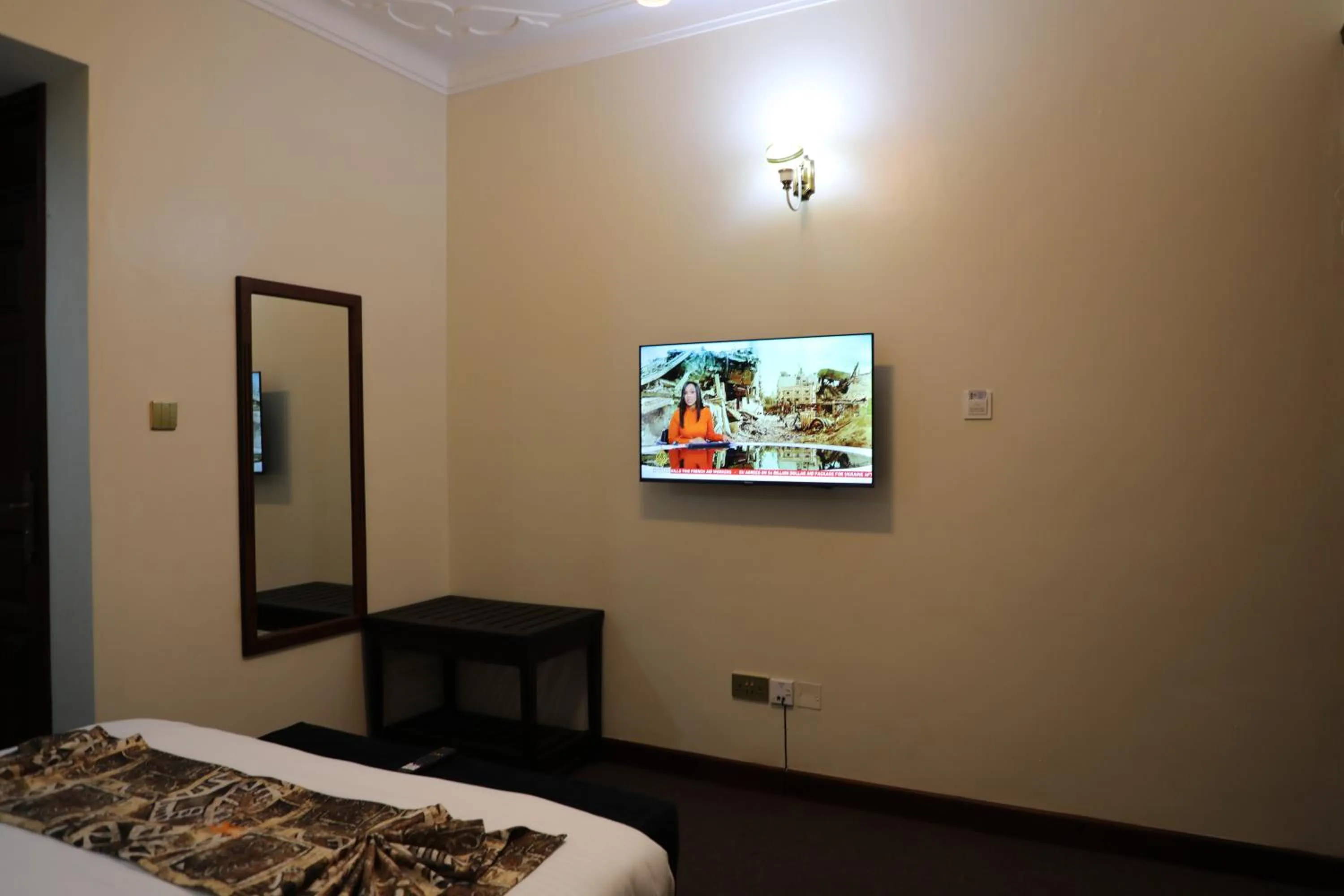 TV and multimedia, Bed in Precious Villas Lubowa