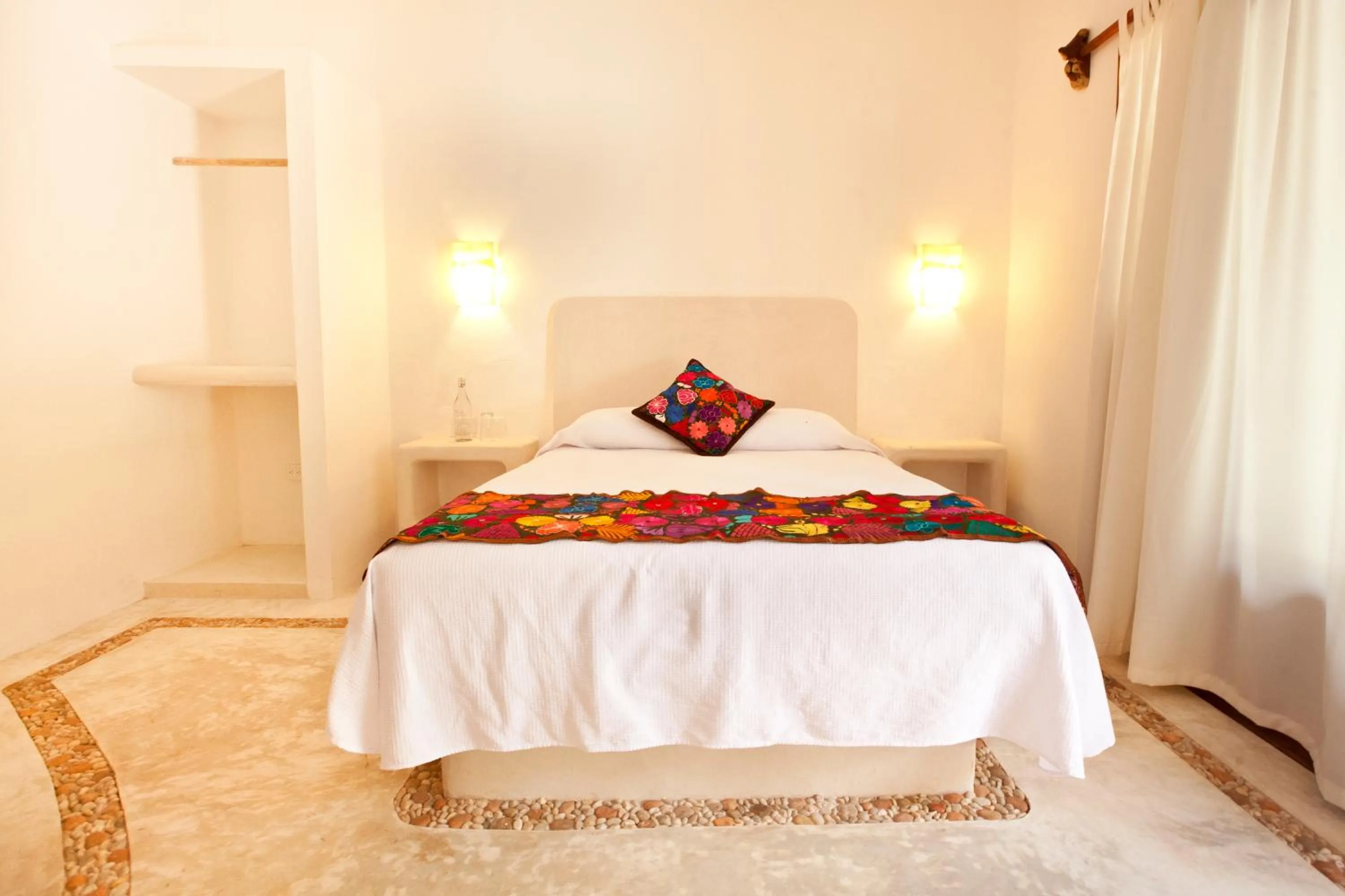 Queen Room with Private Bathroom in Casa Iguana Holbox - Beachfront Hotel