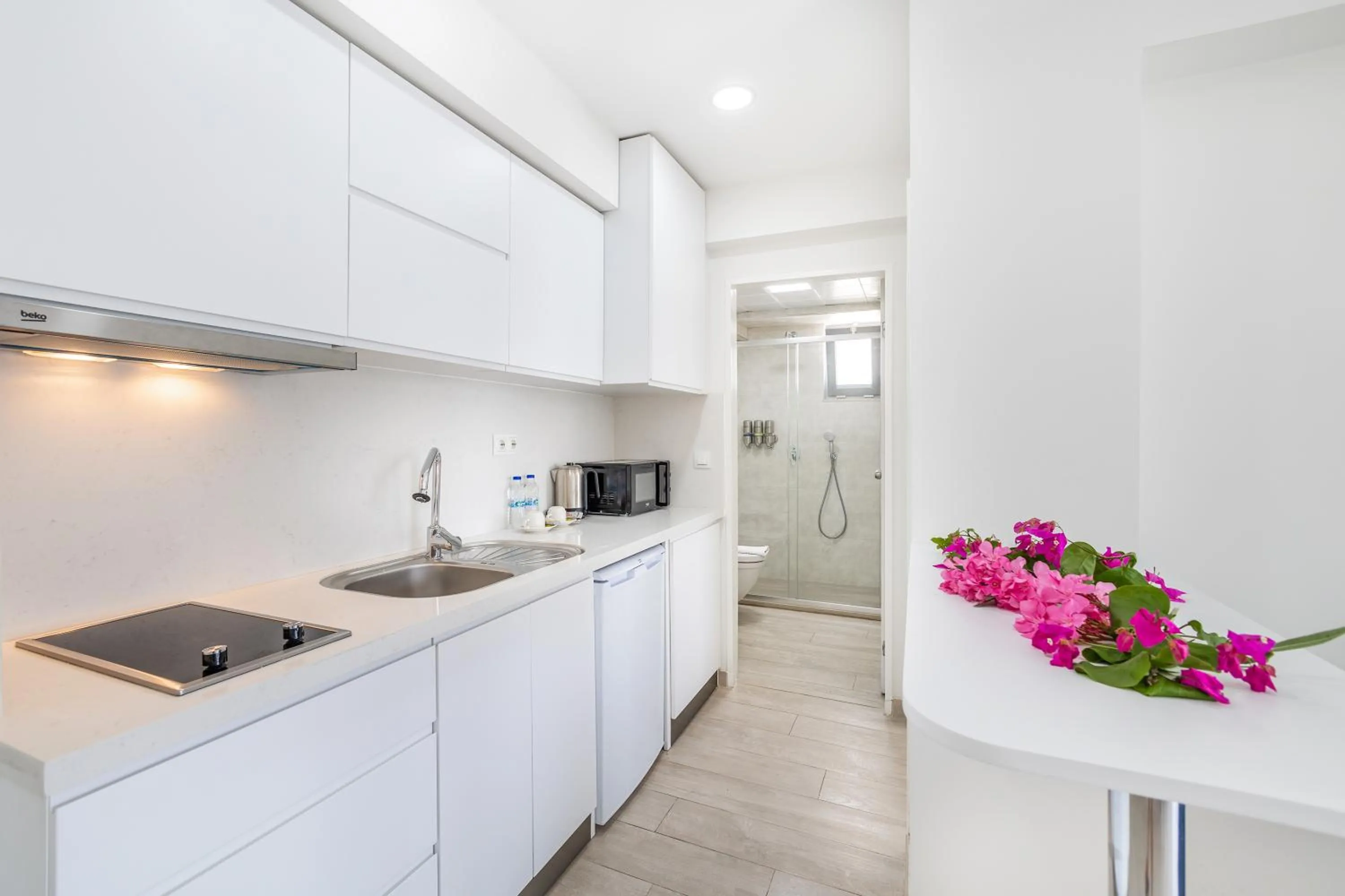 kitchen in Princess Kinli Suites Hotel