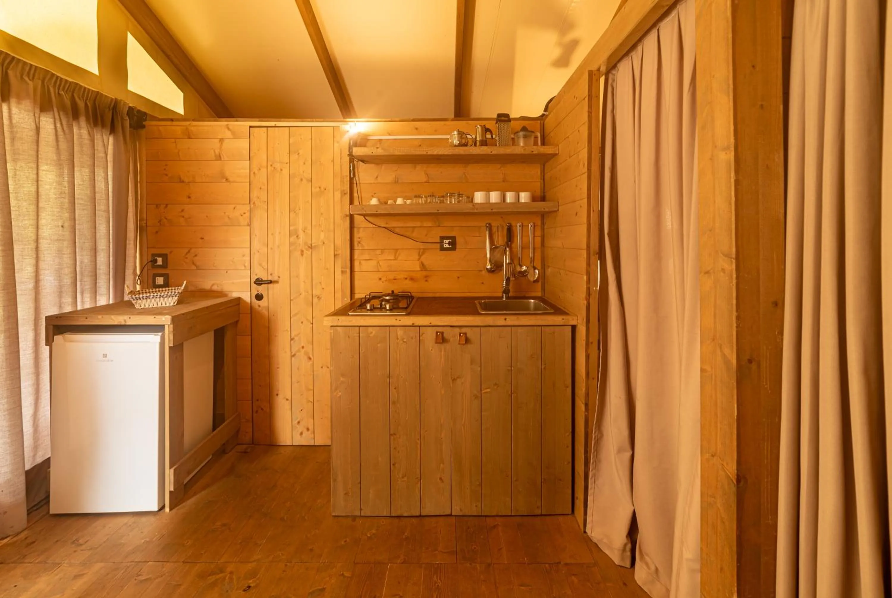 kitchen in Delle Rose Camping & Glamping Village