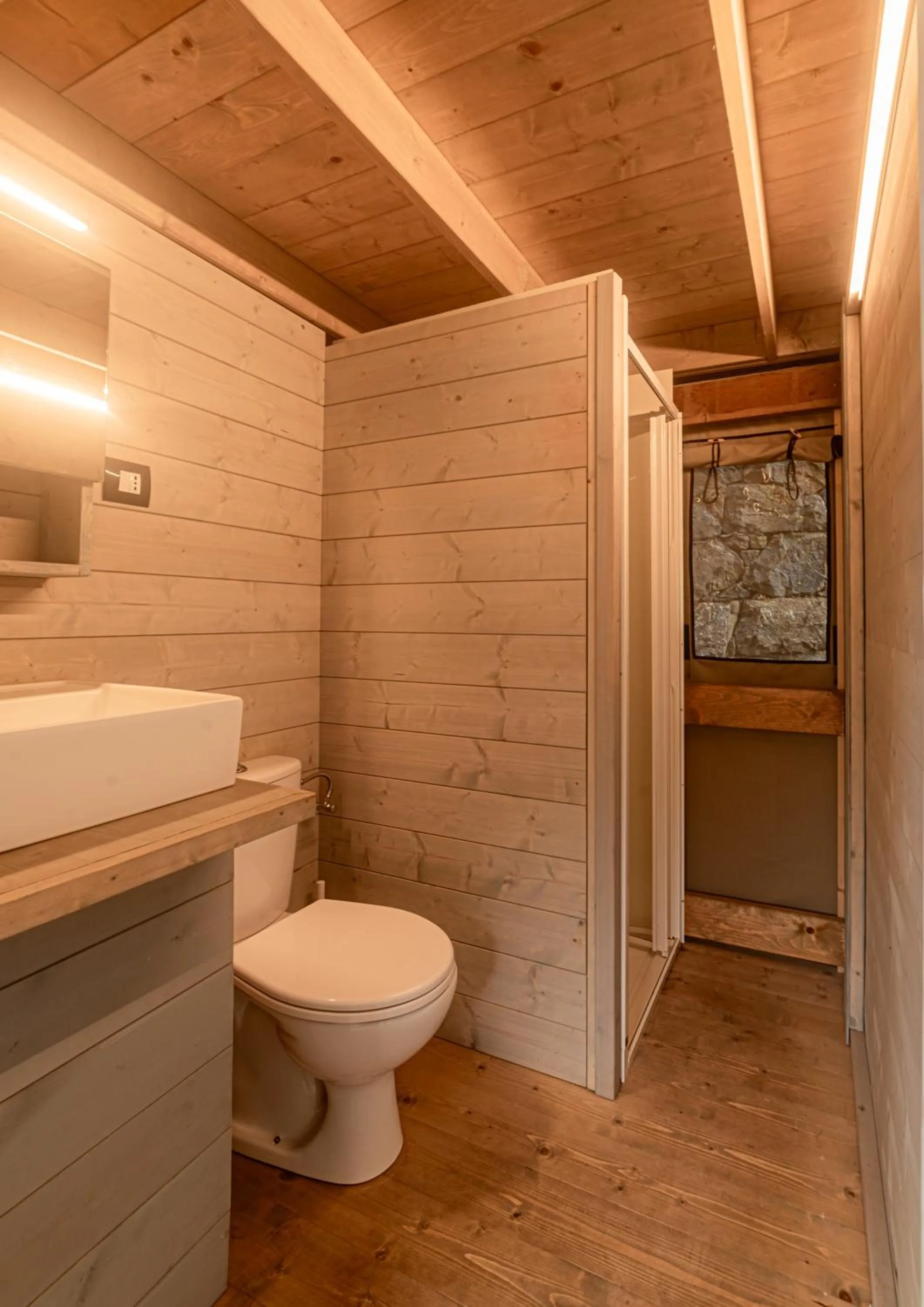 Bathroom in Delle Rose Camping & Glamping Village