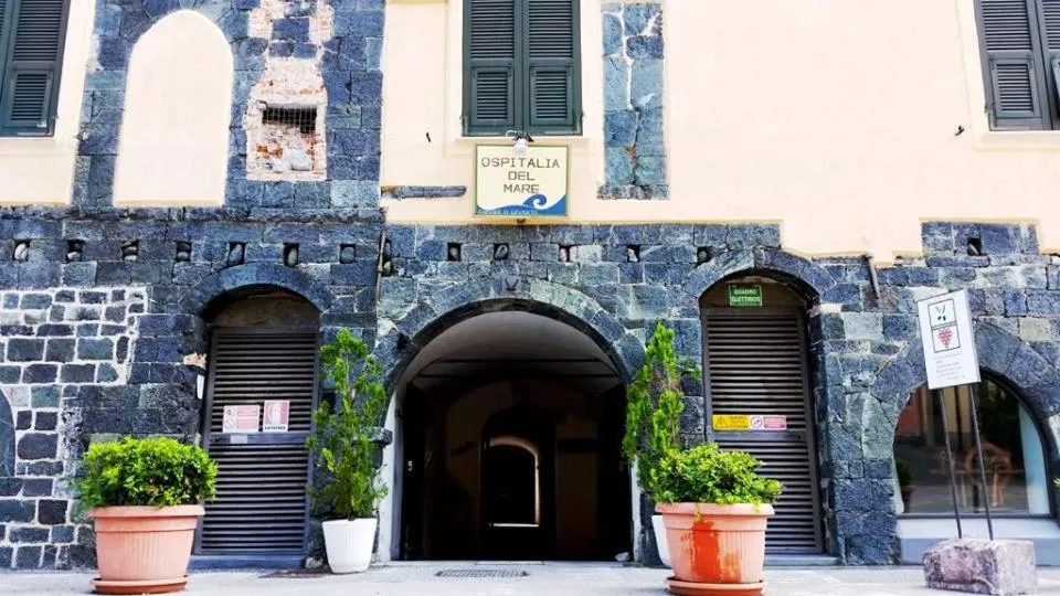 Facade/entrance in Ospitalia del Mare Hostel