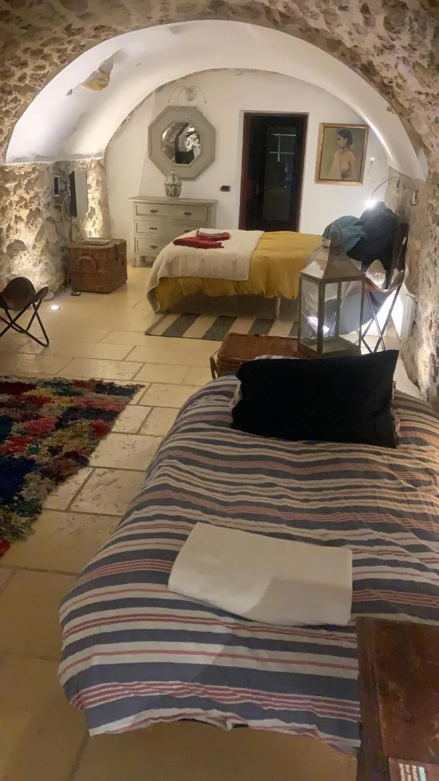 la villageoise, chambre troglodyte pitoresque au cœur du village
