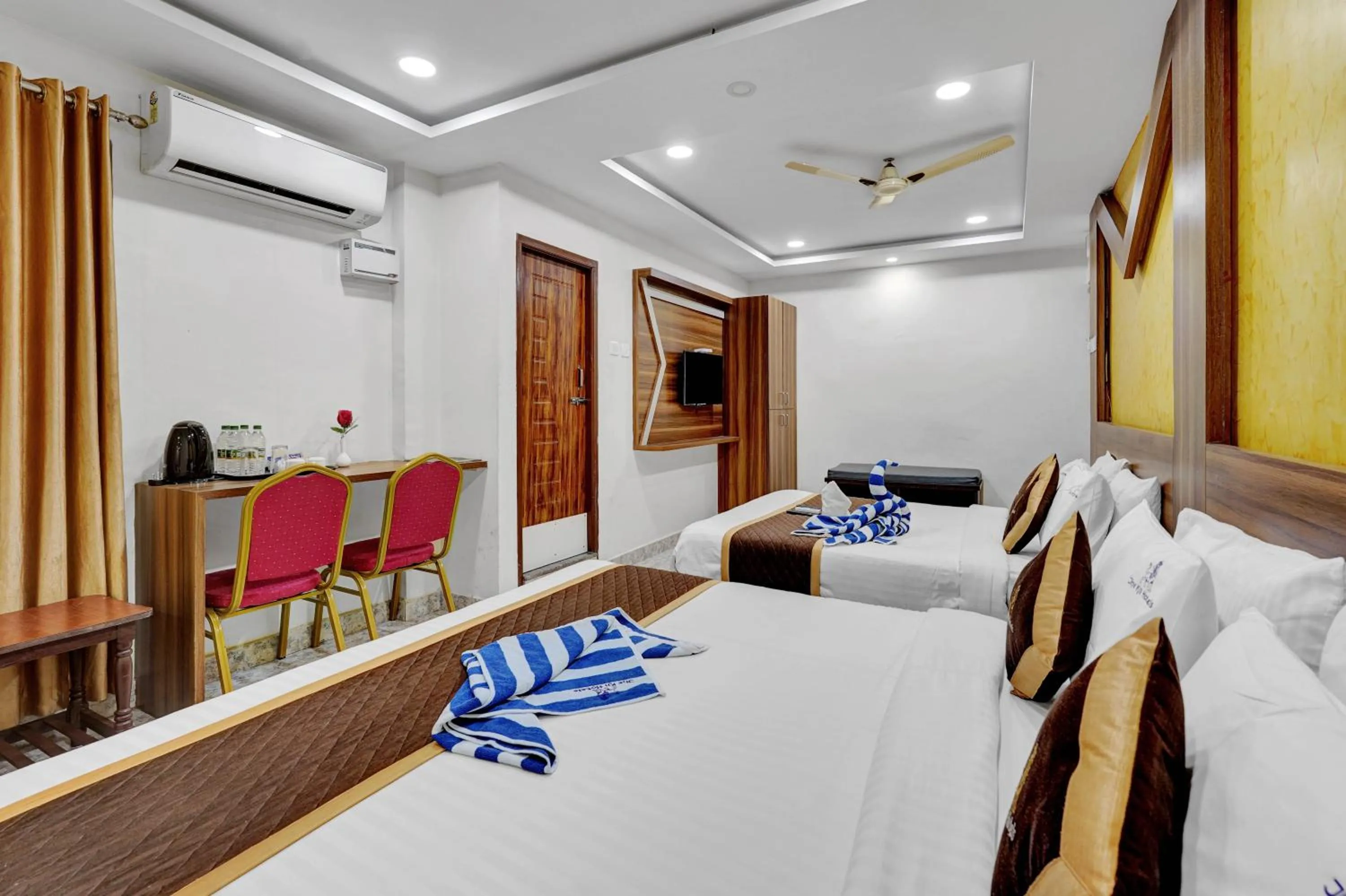 Coffee/tea facilities, Bed in The K11 Hotels - T Nagar