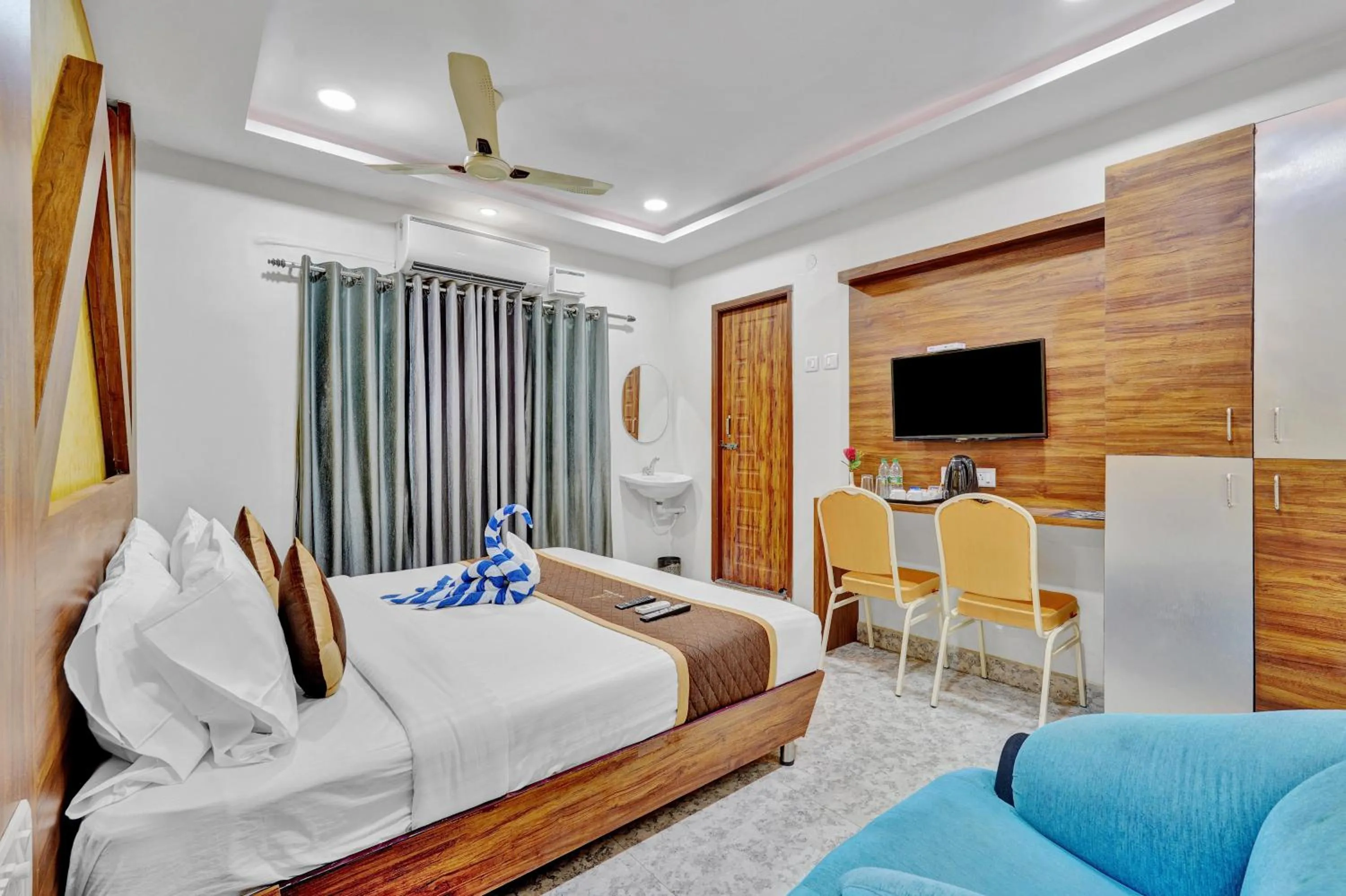 View (from property/room), Bed in The K11 Hotels - T Nagar