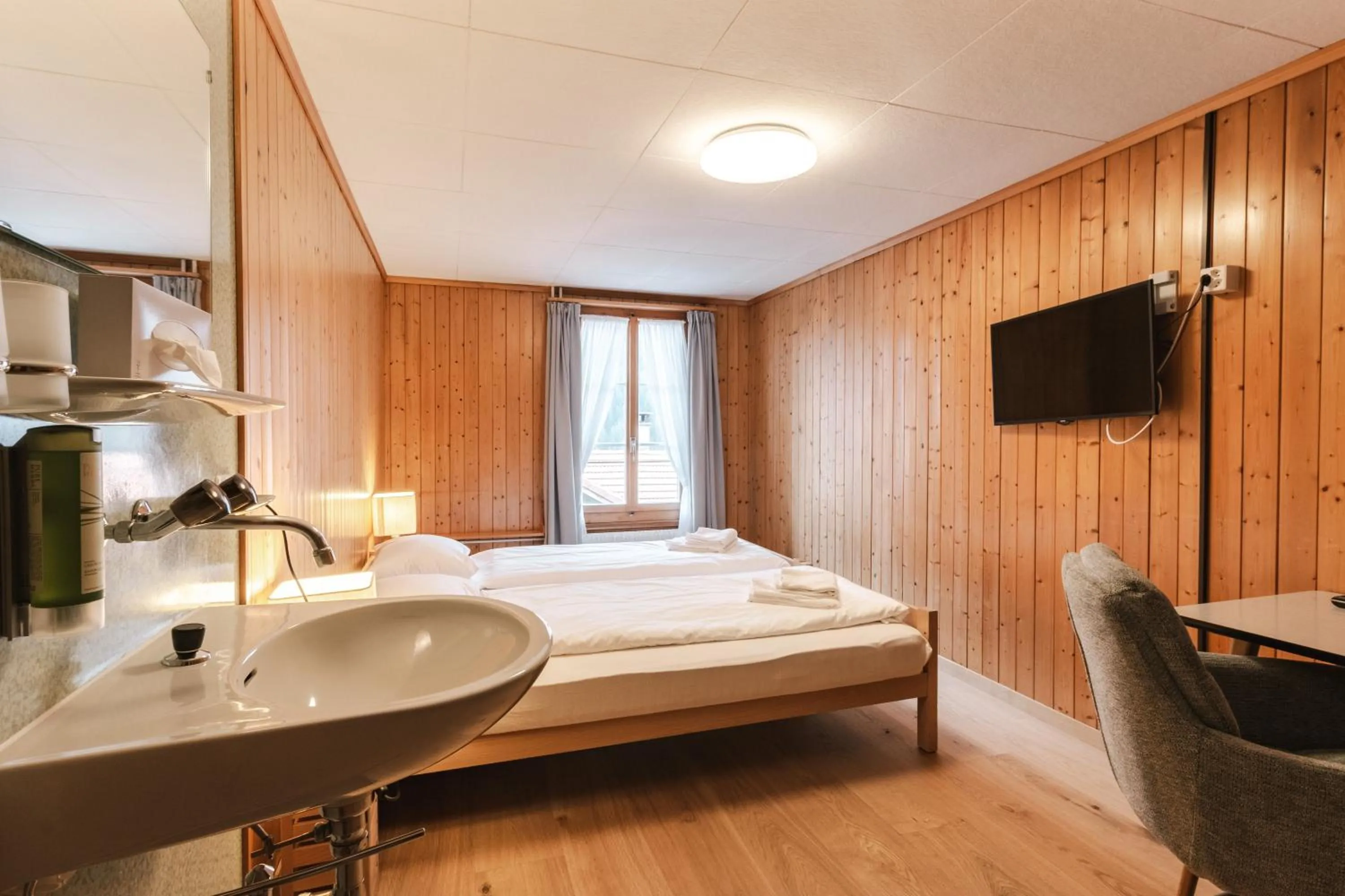 Photo of the whole room, Bed in Gasthof Bären