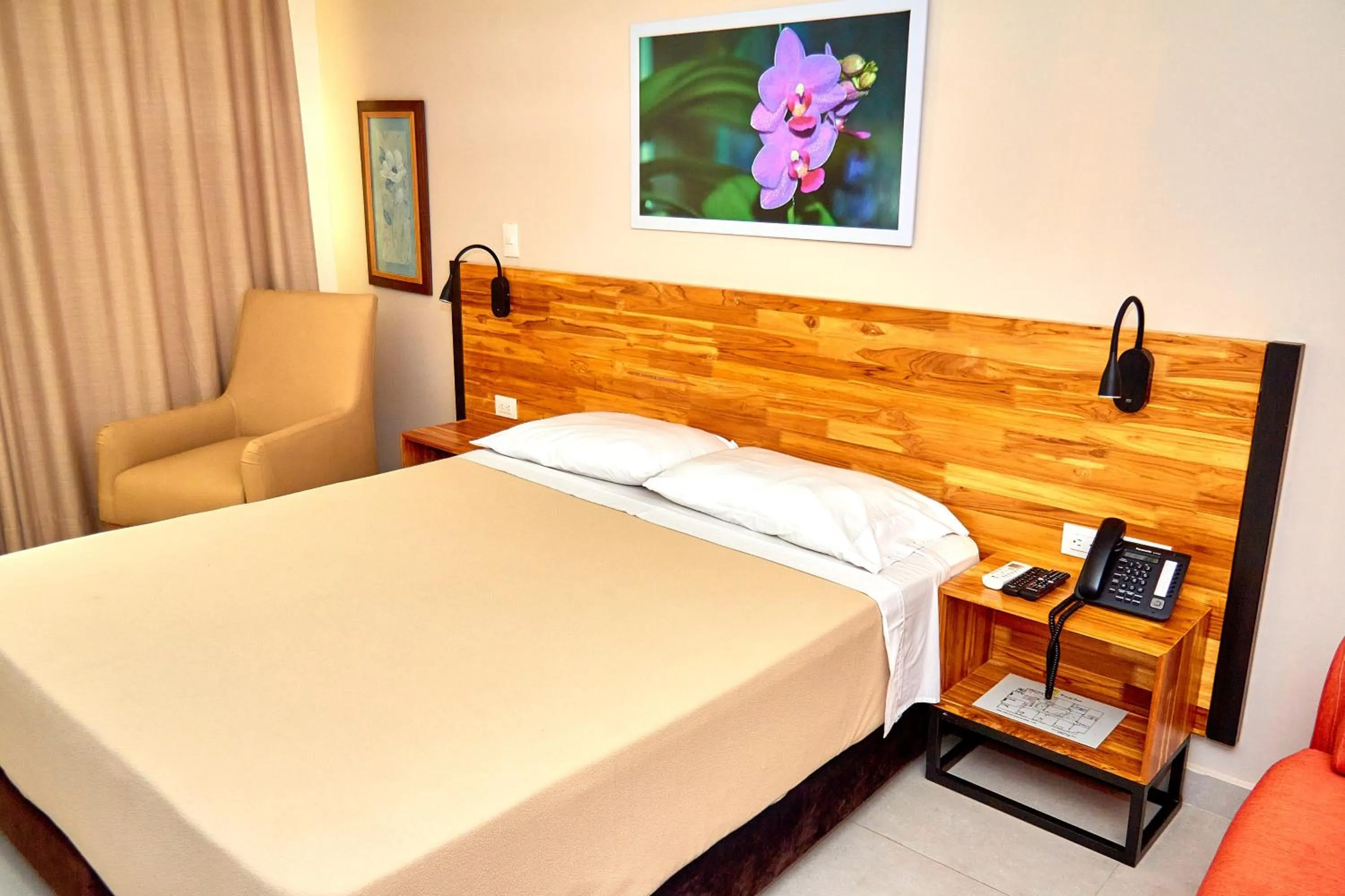 Bed in Hotel Torre del Prado