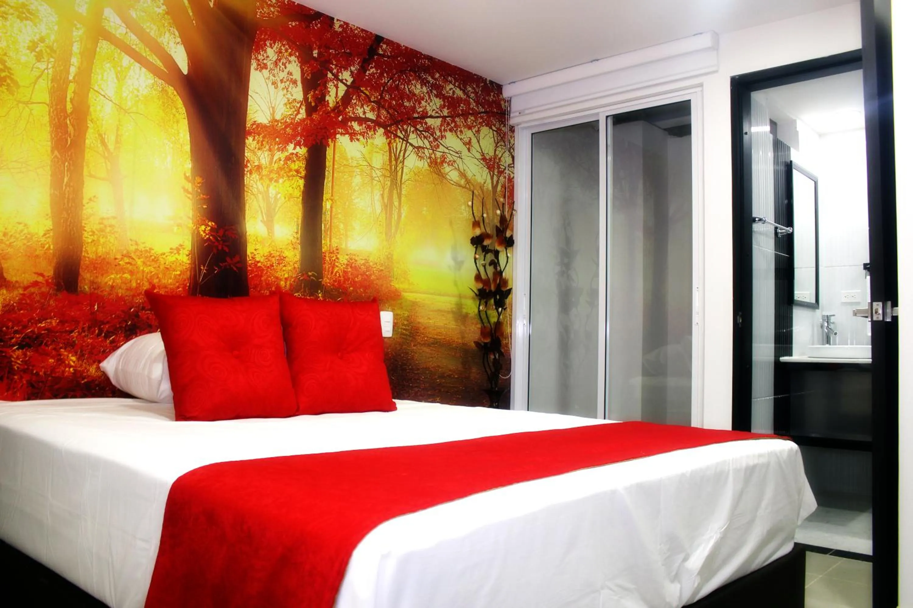 Bedroom, Bed in Hotel Jardines del Caney