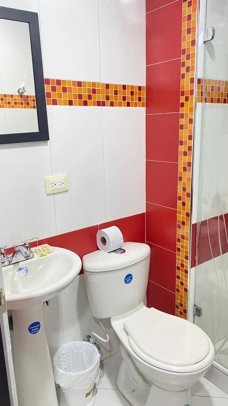 Shower in Hotel Jardines del Caney